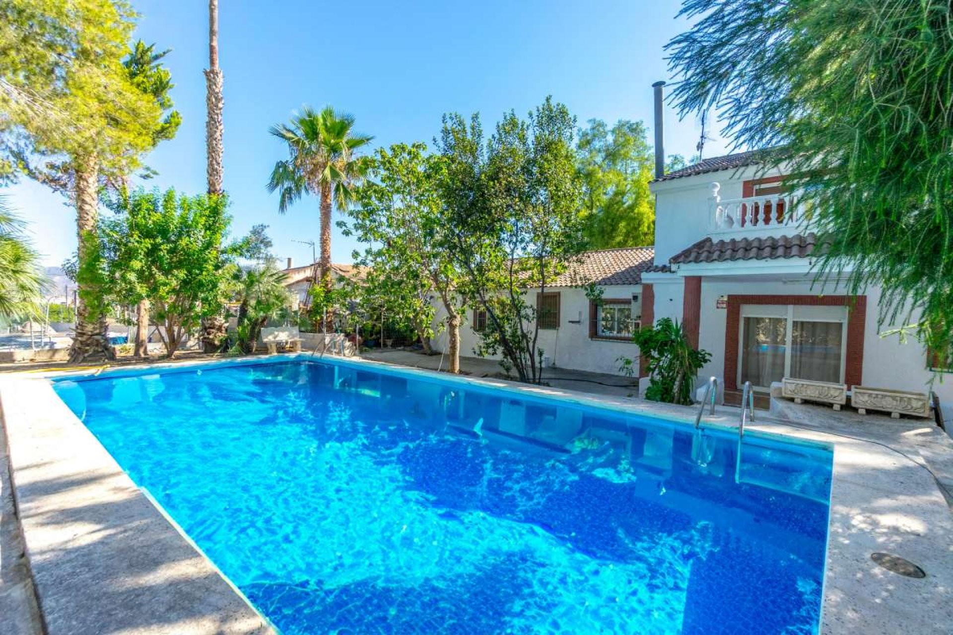 Használt Ingatlanok - Villa -
Orihuela - Inland