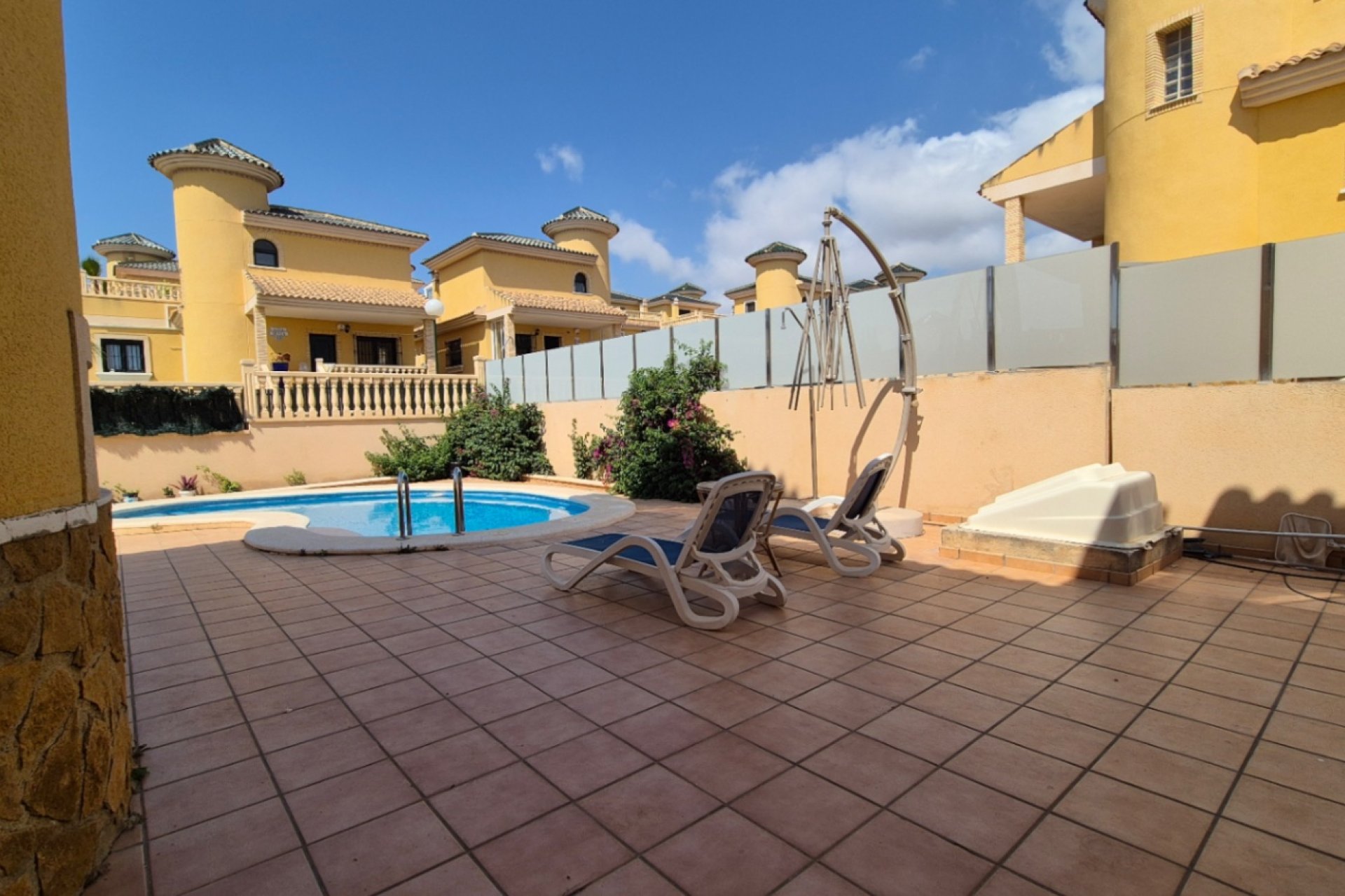 Használt Ingatlanok - Villa -
Orihuela - Inland