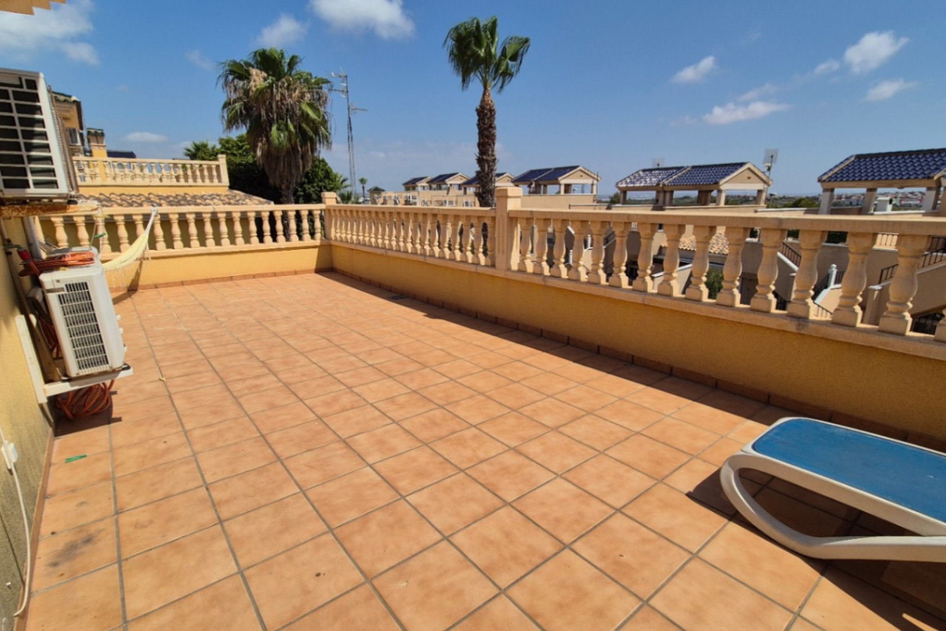 Használt Ingatlanok - Villa -
Orihuela - Inland