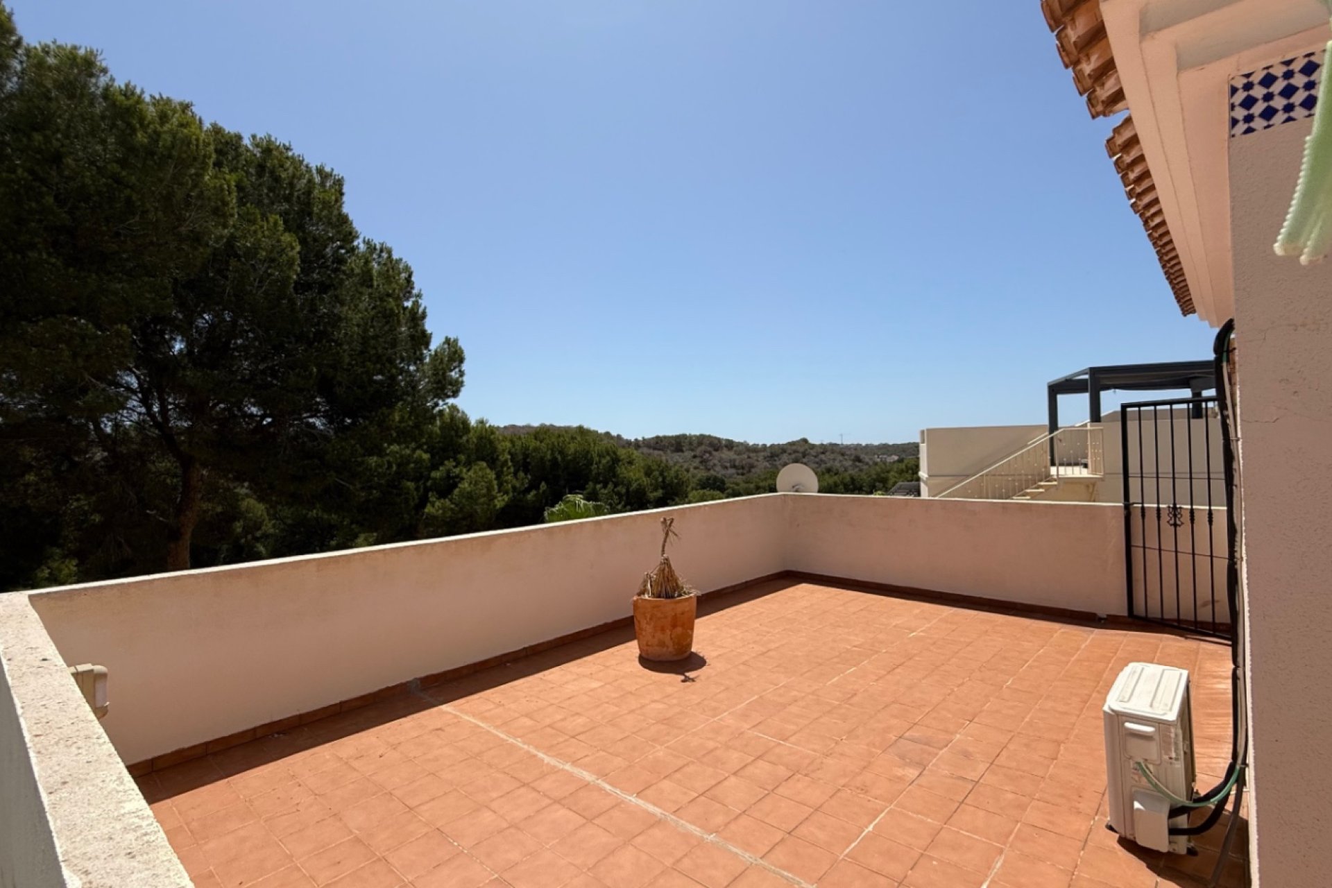 Használt Ingatlanok - Villa -
Orihuela - Inland