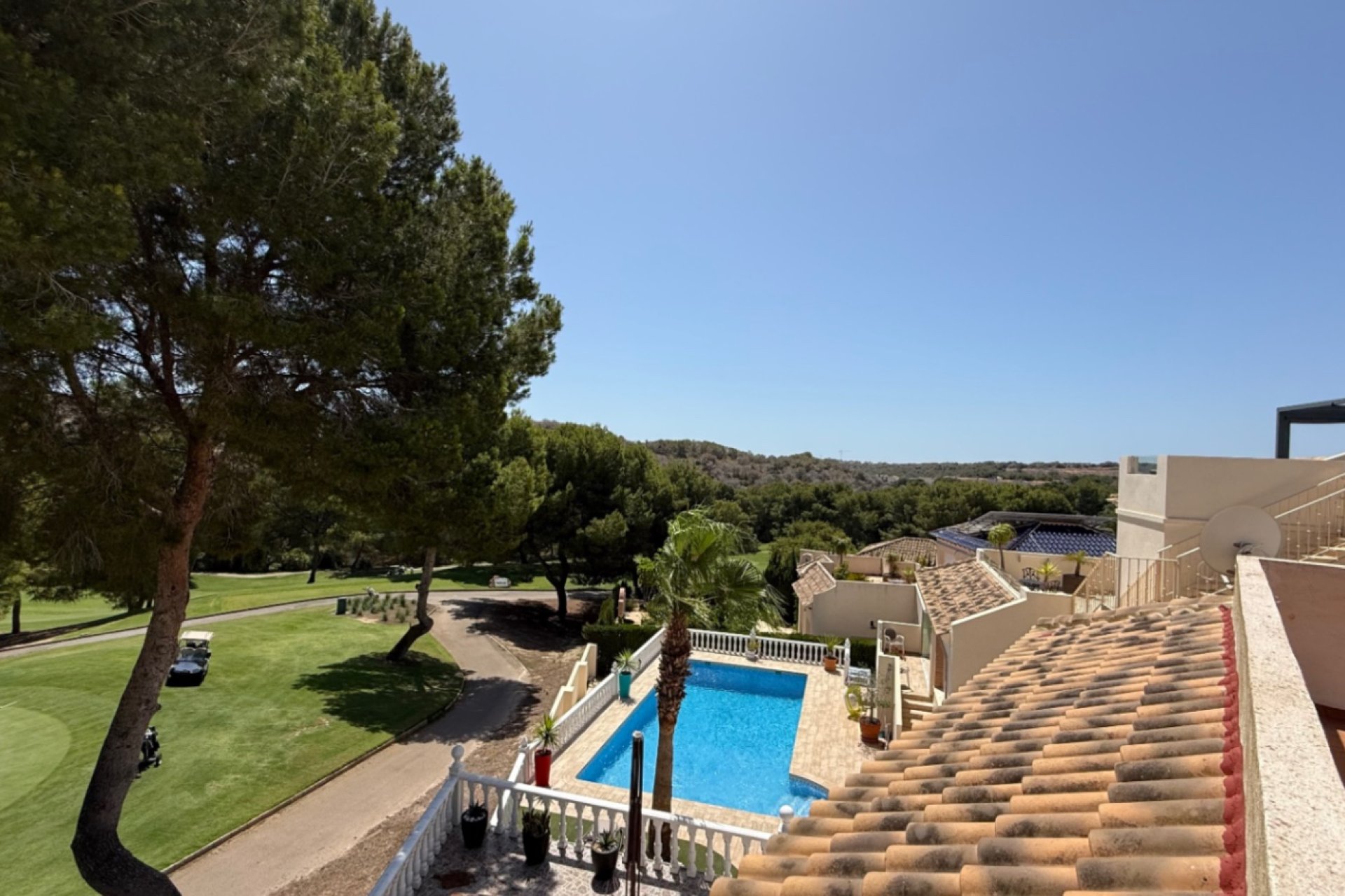 Használt Ingatlanok - Villa -
Orihuela - Inland