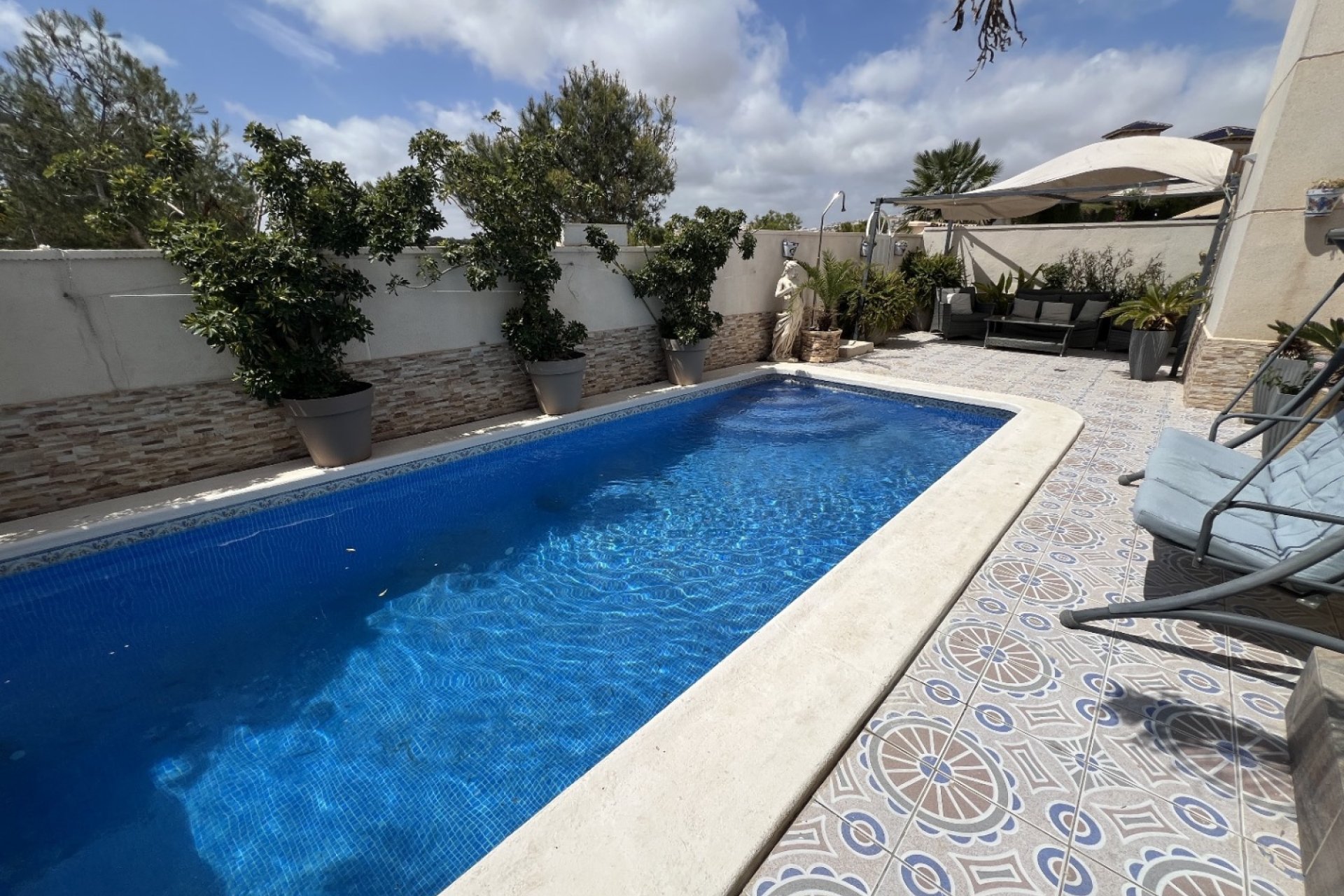 Használt Ingatlanok - Villa -
Orihuela - Inland