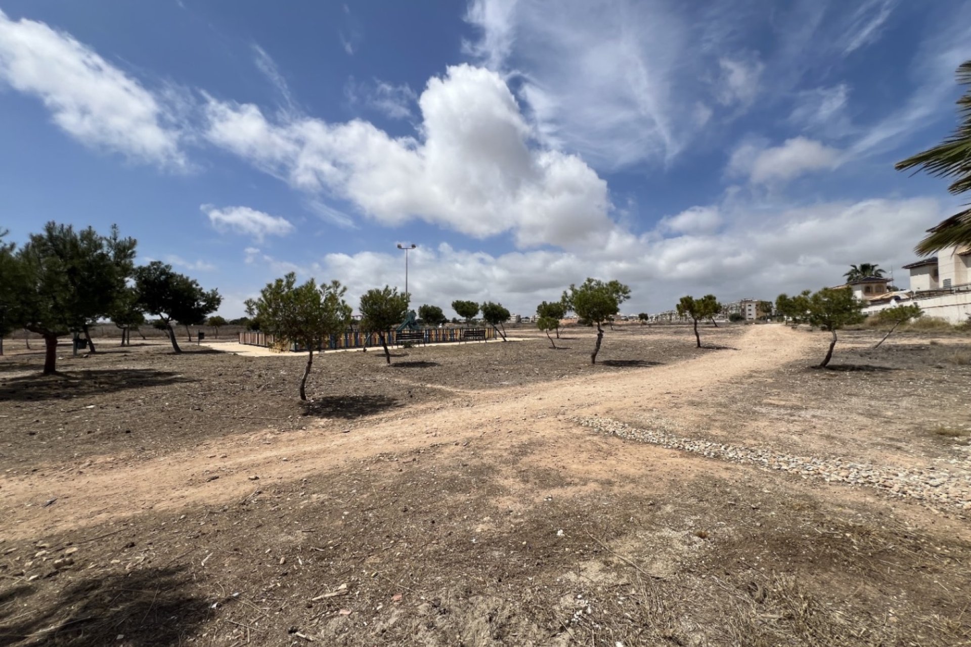 Használt Ingatlanok - Villa -
Orihuela - Inland