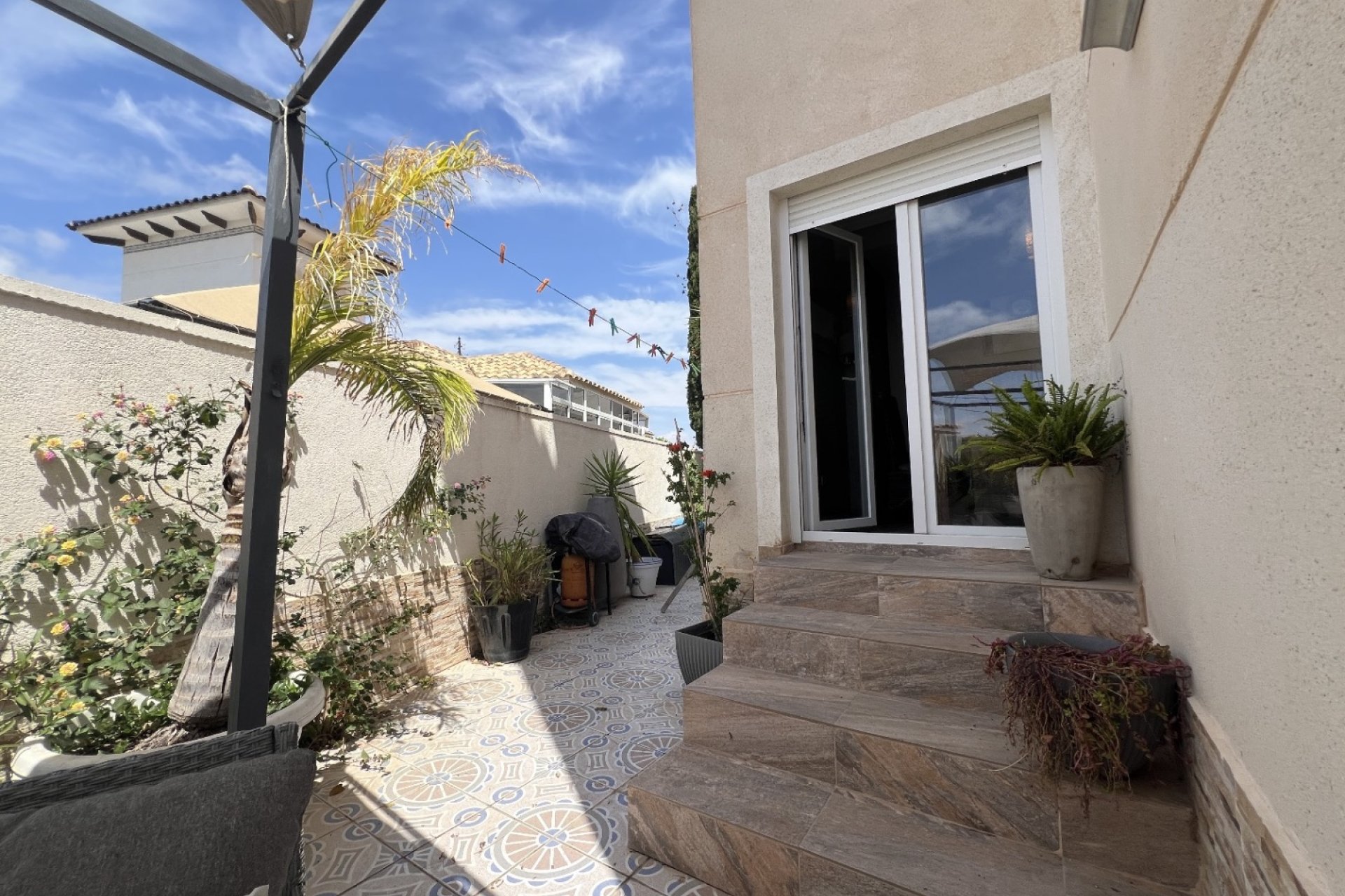 Használt Ingatlanok - Villa -
Orihuela - Inland