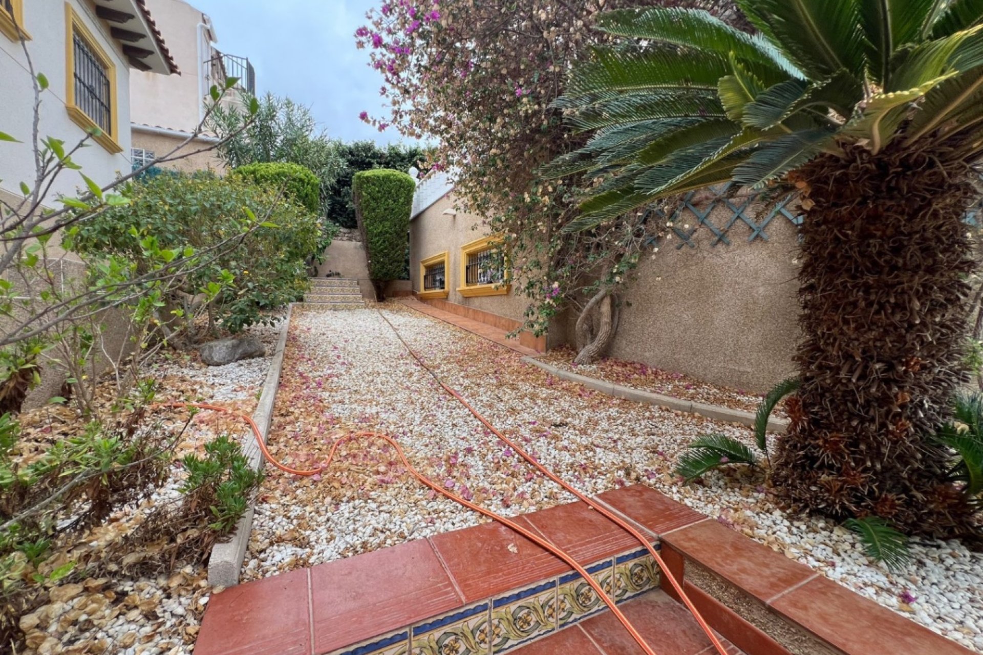 Használt Ingatlanok - Villa -
Orihuela - Inland