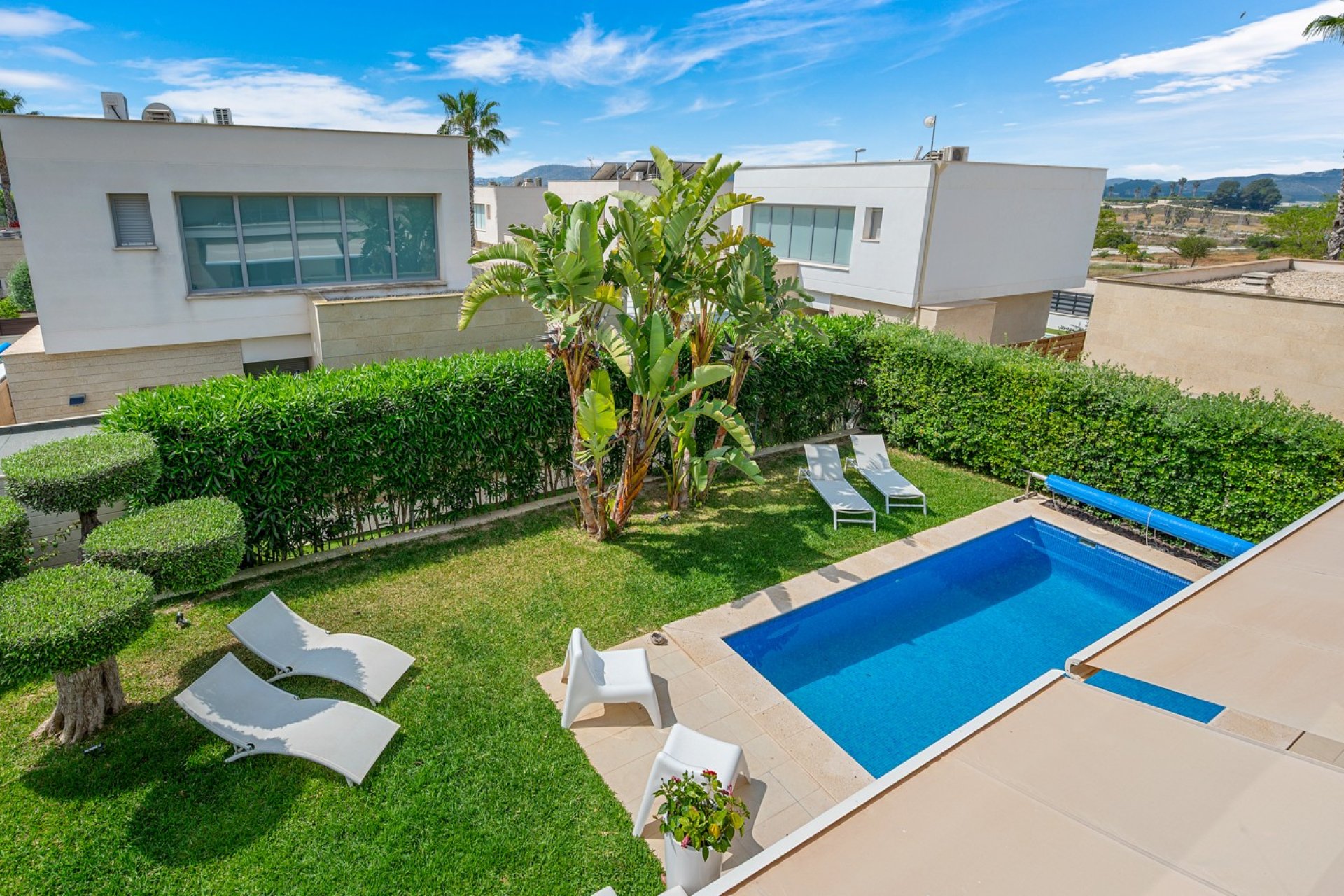 Használt Ingatlanok - Villa -
Orihuela - Inland