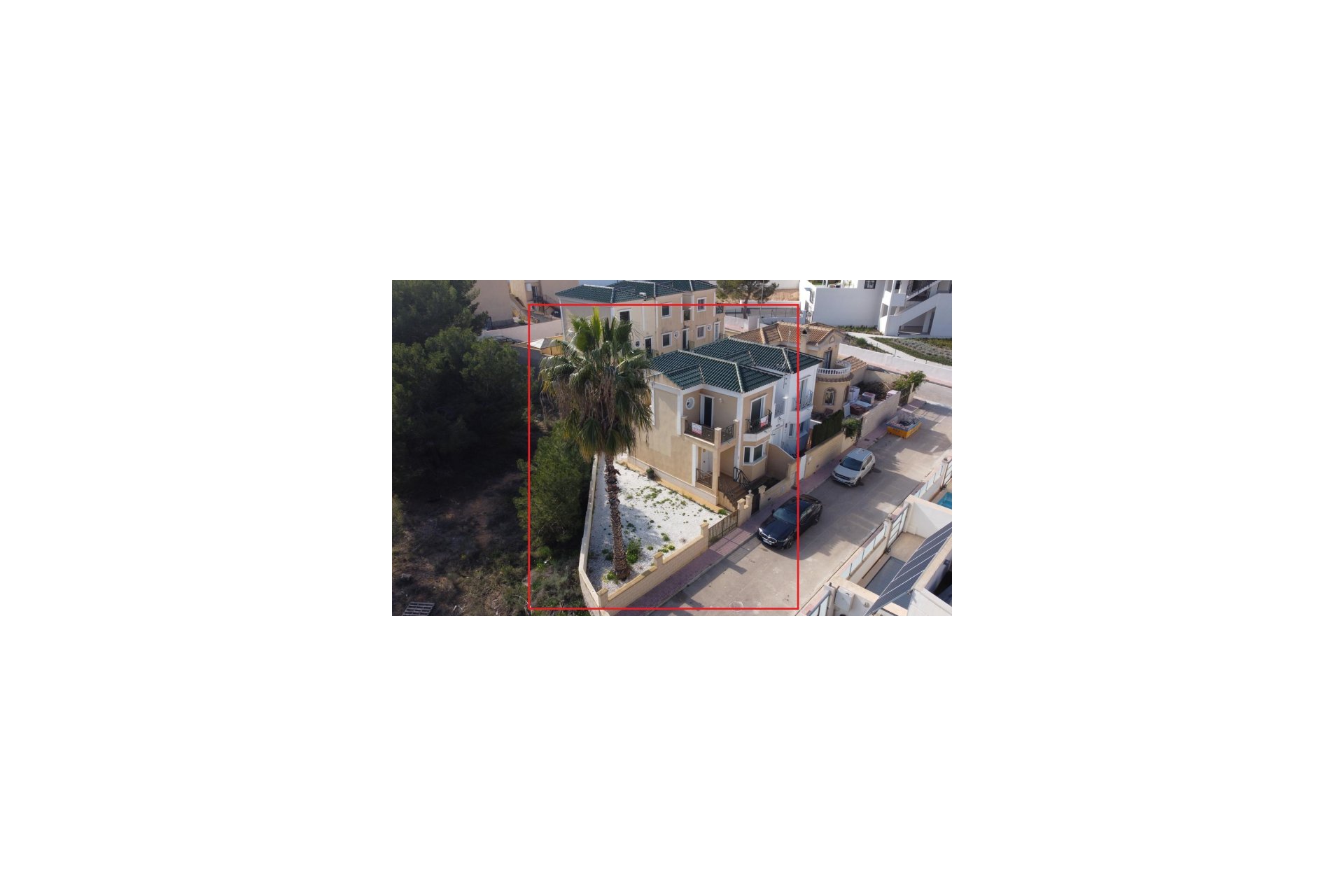 Használt Ingatlanok - Villa -
Orihuela - Inland