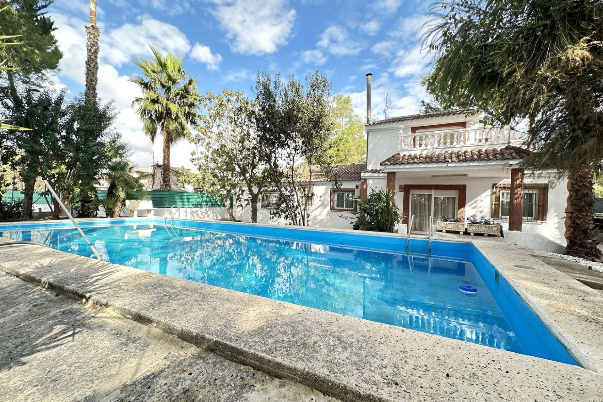 Használt Ingatlanok - Villa -
Orihuela - Inland