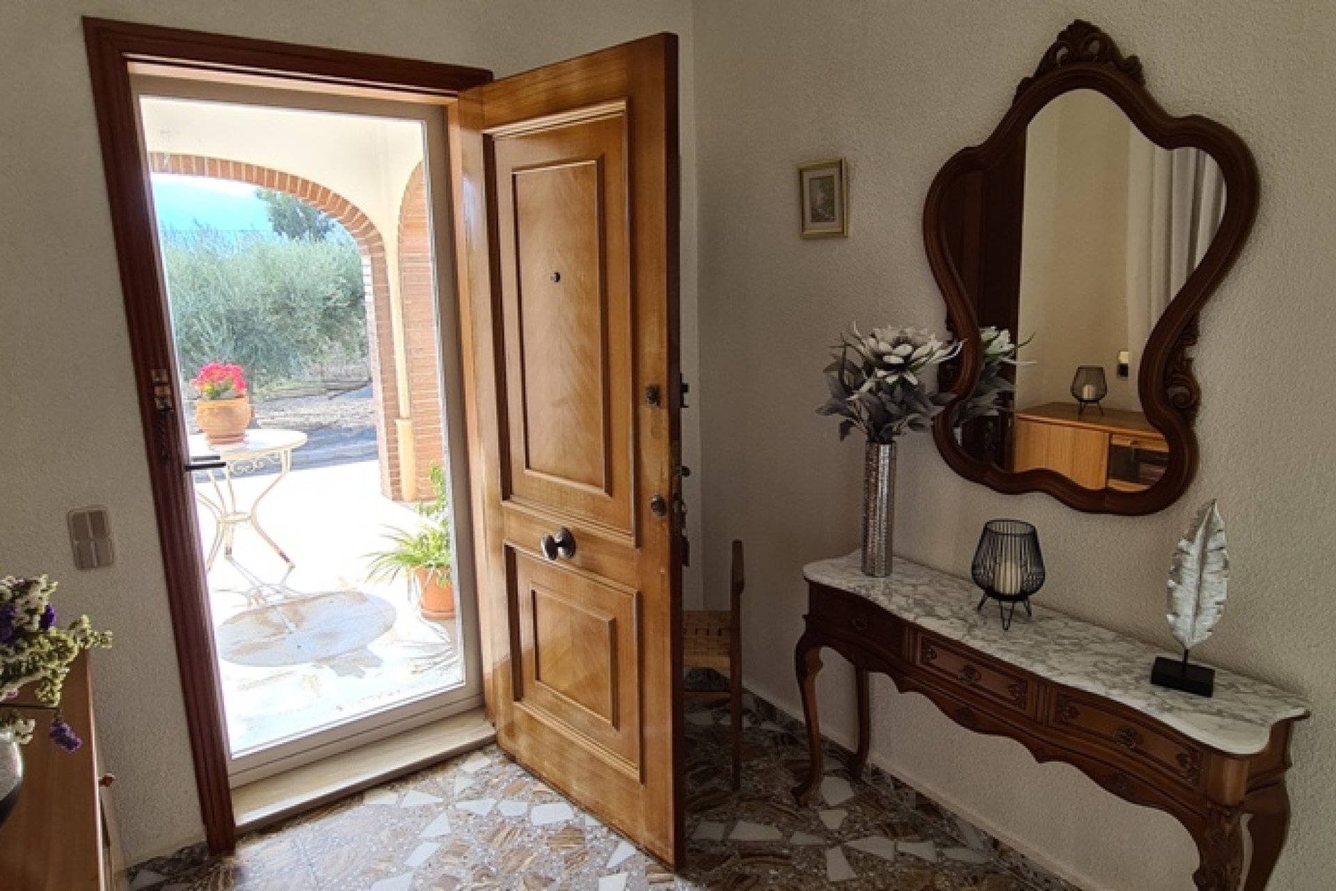 Használt Ingatlanok - Villa -
Orihuela - Inland