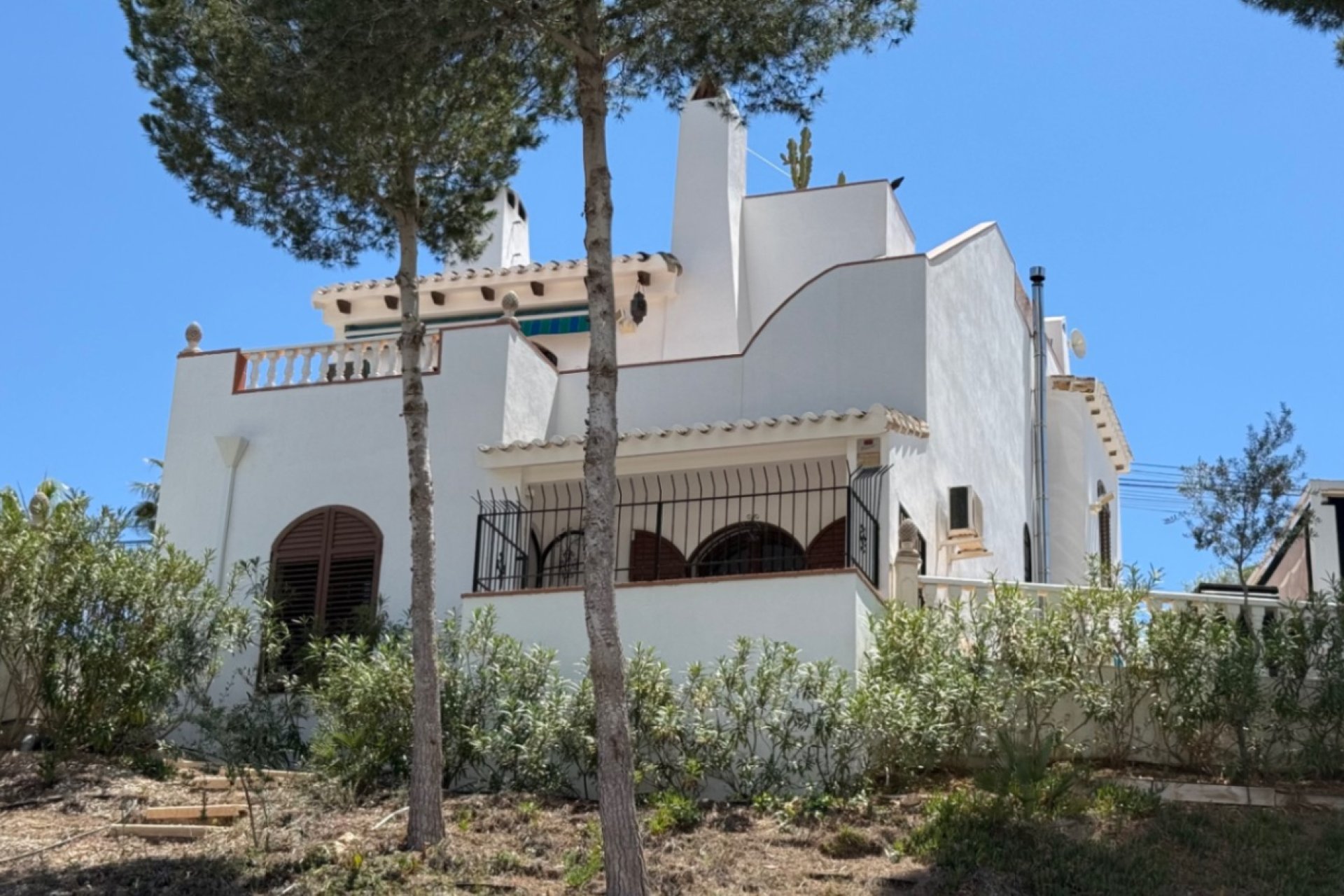 Használt Ingatlanok - Villa -
Orihuela - Inland