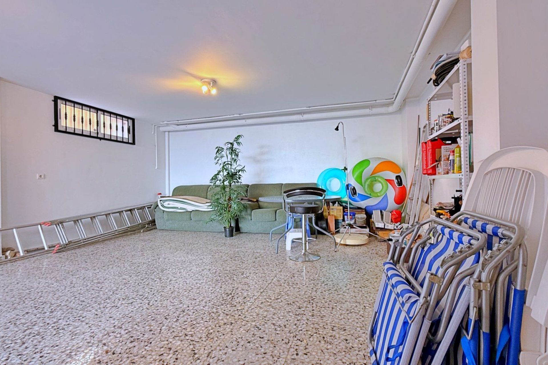 Használt Ingatlanok - Villa -
Orihuela - Inland