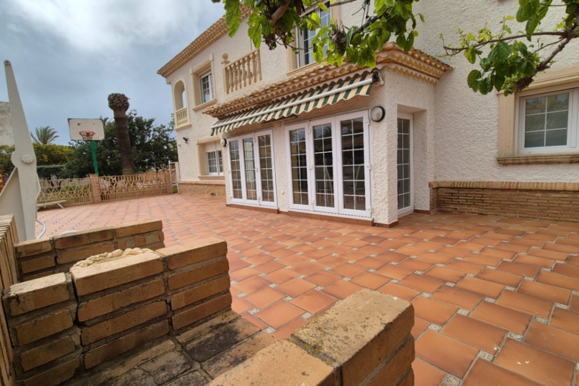 Használt Ingatlanok - Villa -
Orihuela - Inland