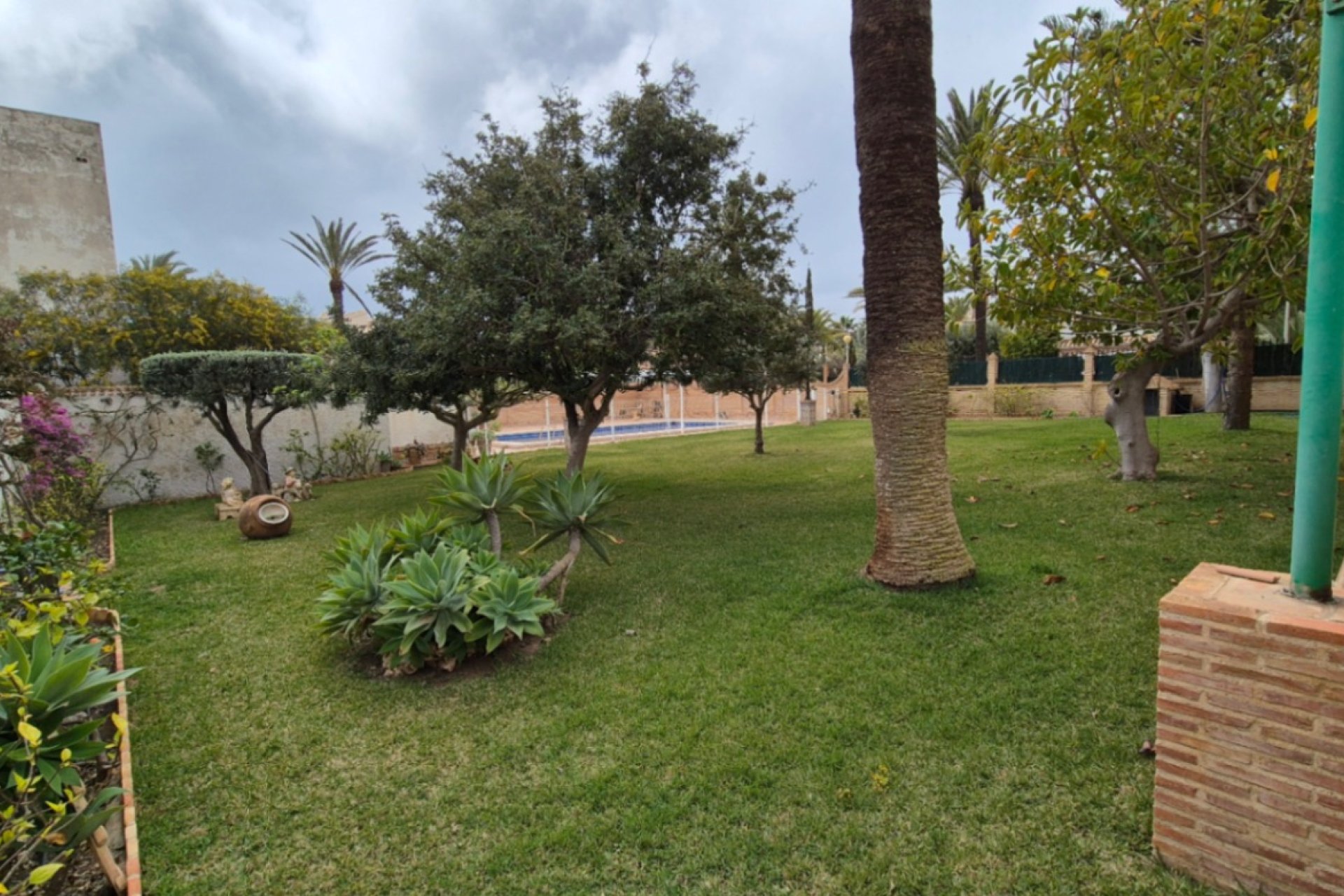 Használt Ingatlanok - Villa -
Orihuela - Inland