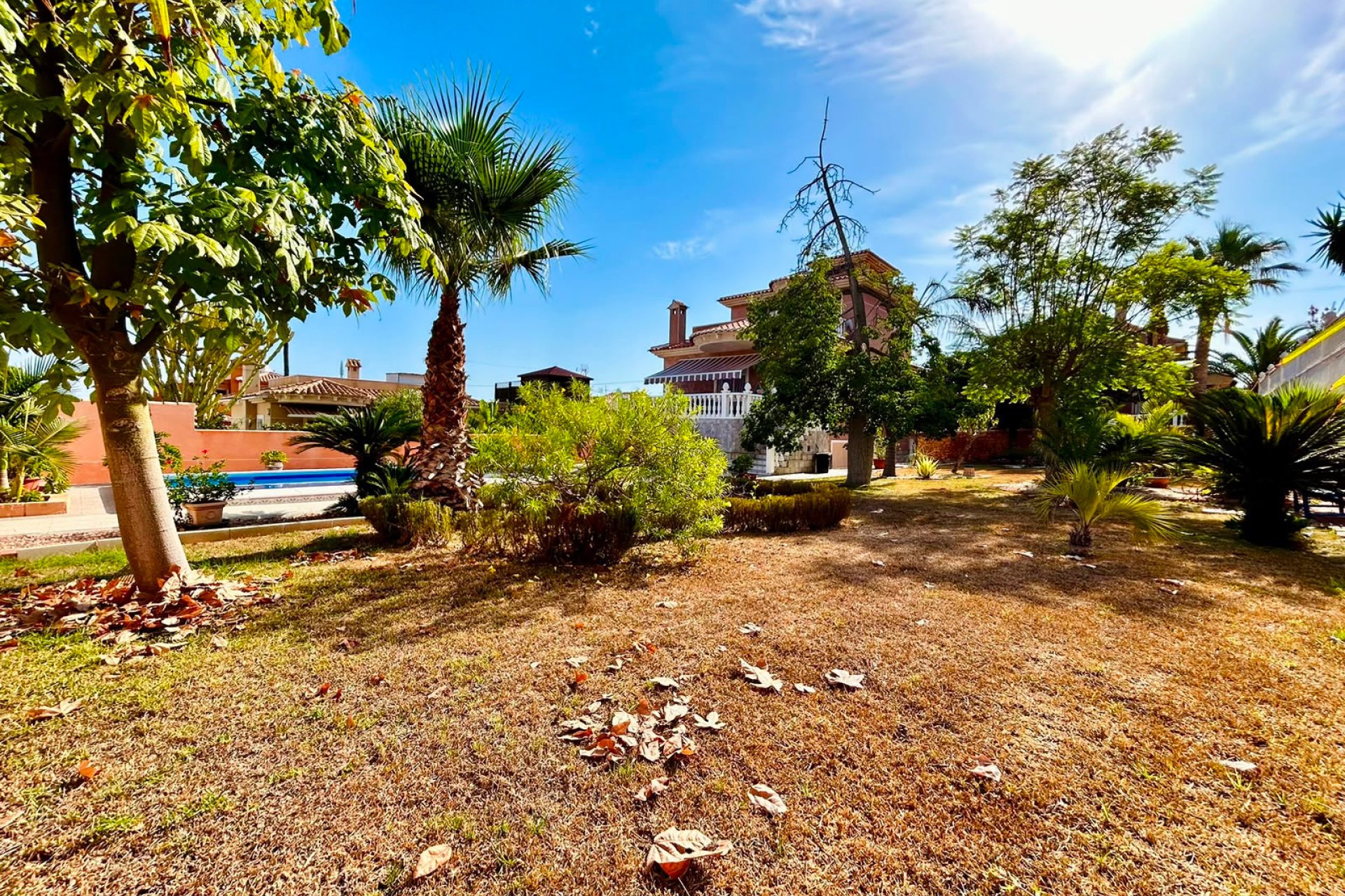 Használt Ingatlanok - Villa -
Orihuela - Inland