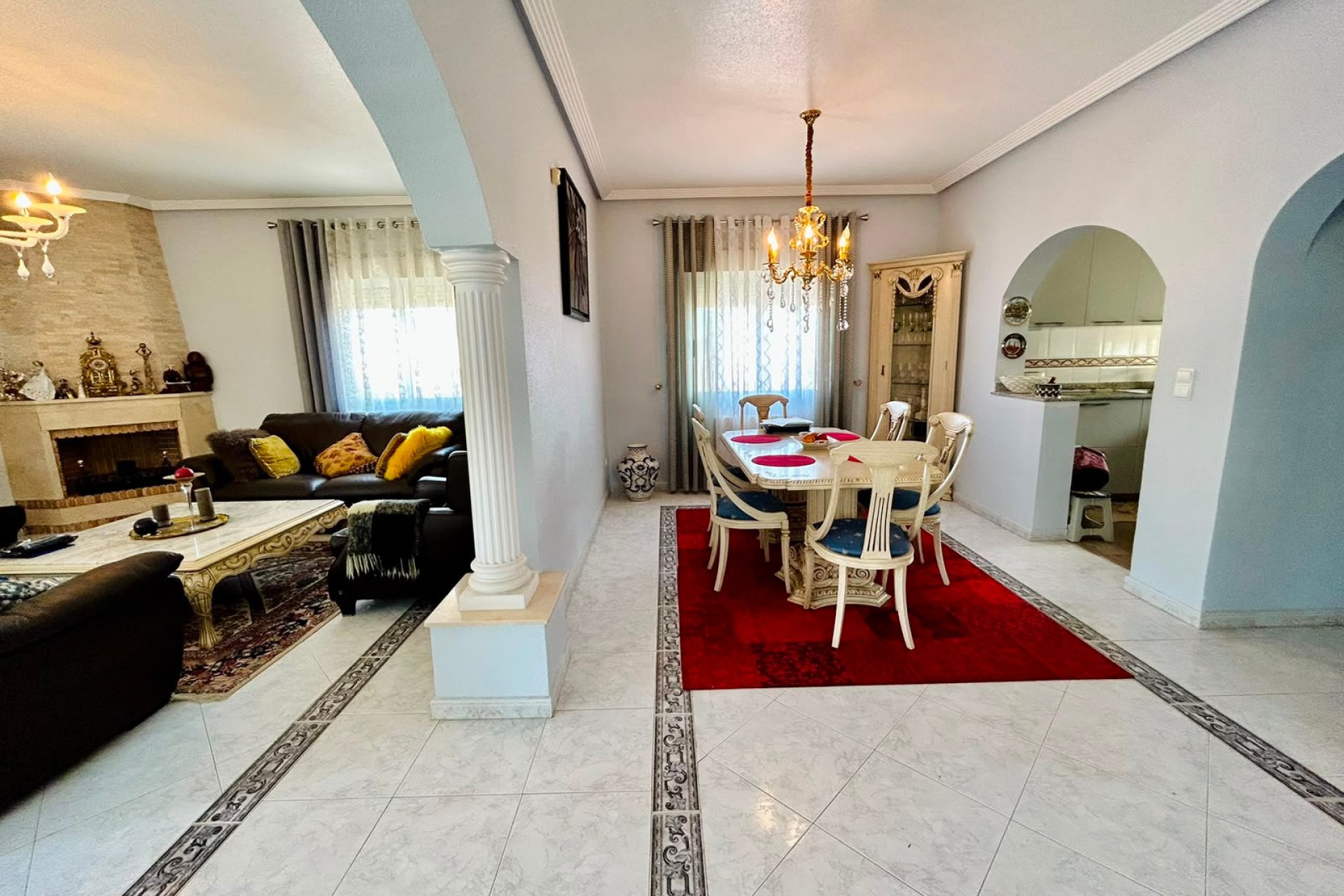 Használt Ingatlanok - Villa -
Orihuela - Inland