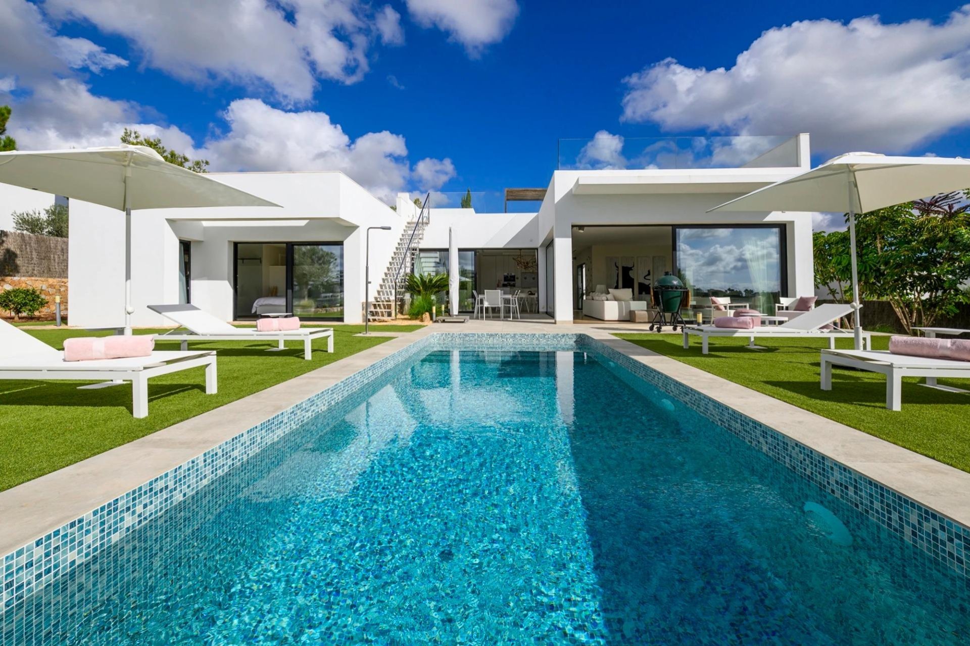 Használt Ingatlanok - Villa -
Orihuela - Inland