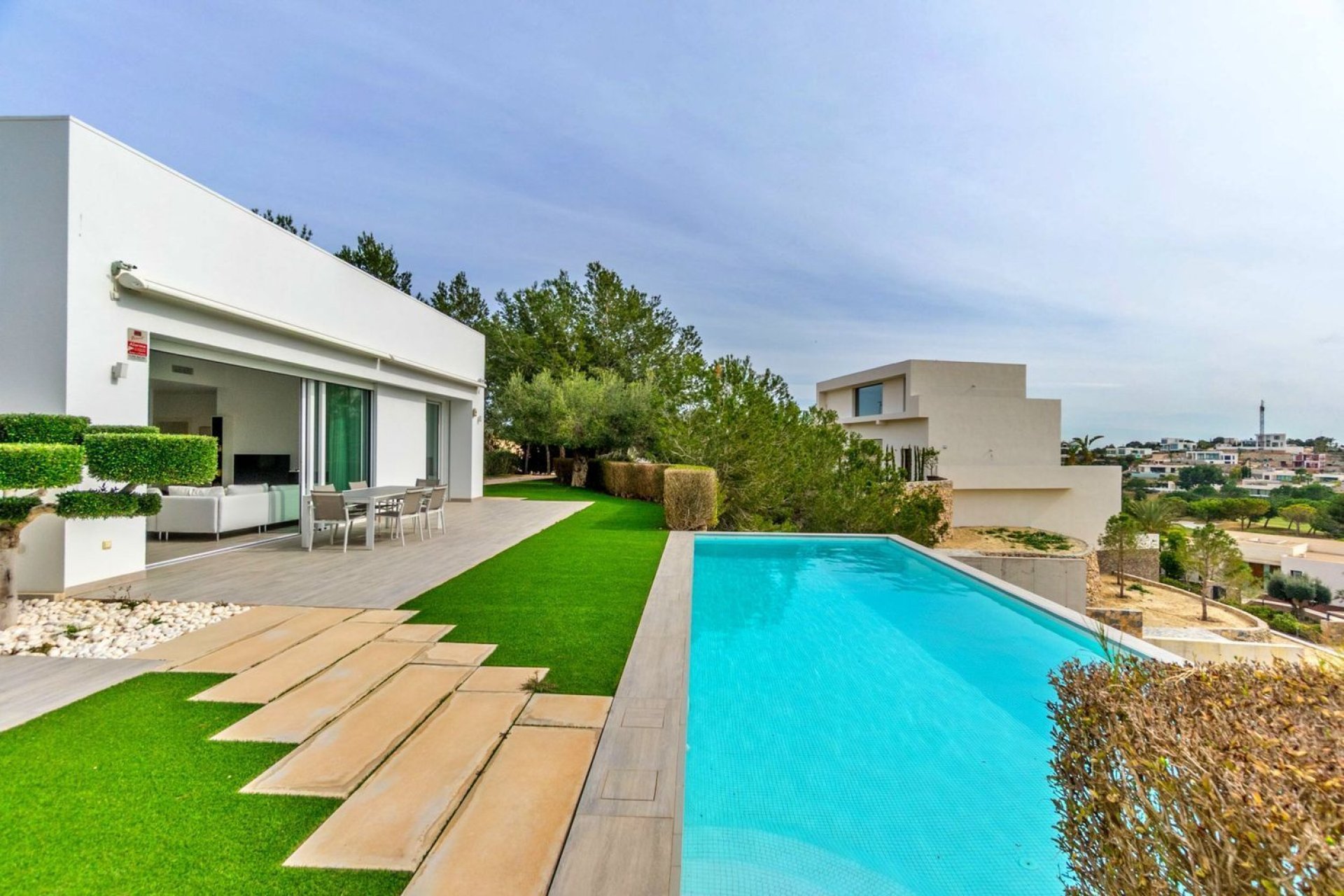 Használt Ingatlanok - Villa -
Orihuela - Las Colinas Golf
