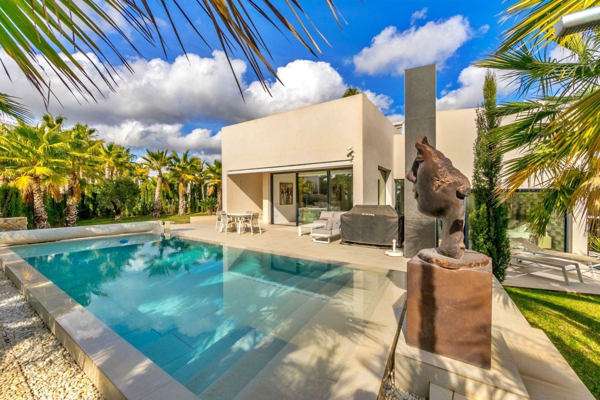 Használt Ingatlanok - Villa -
Orihuela - Las Colinas Golf