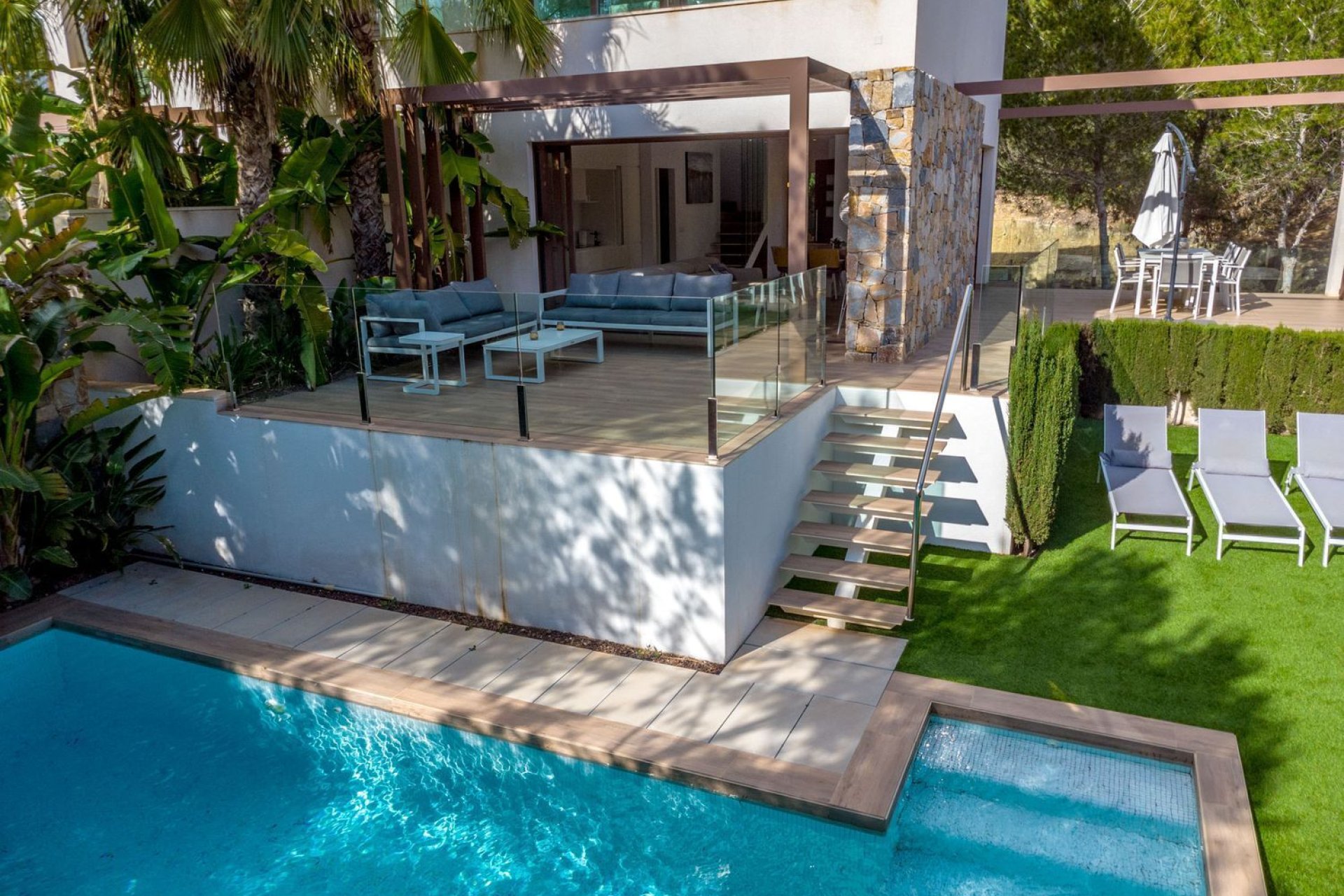 Használt Ingatlanok - Villa -
Orihuela - Las Colinas Golf