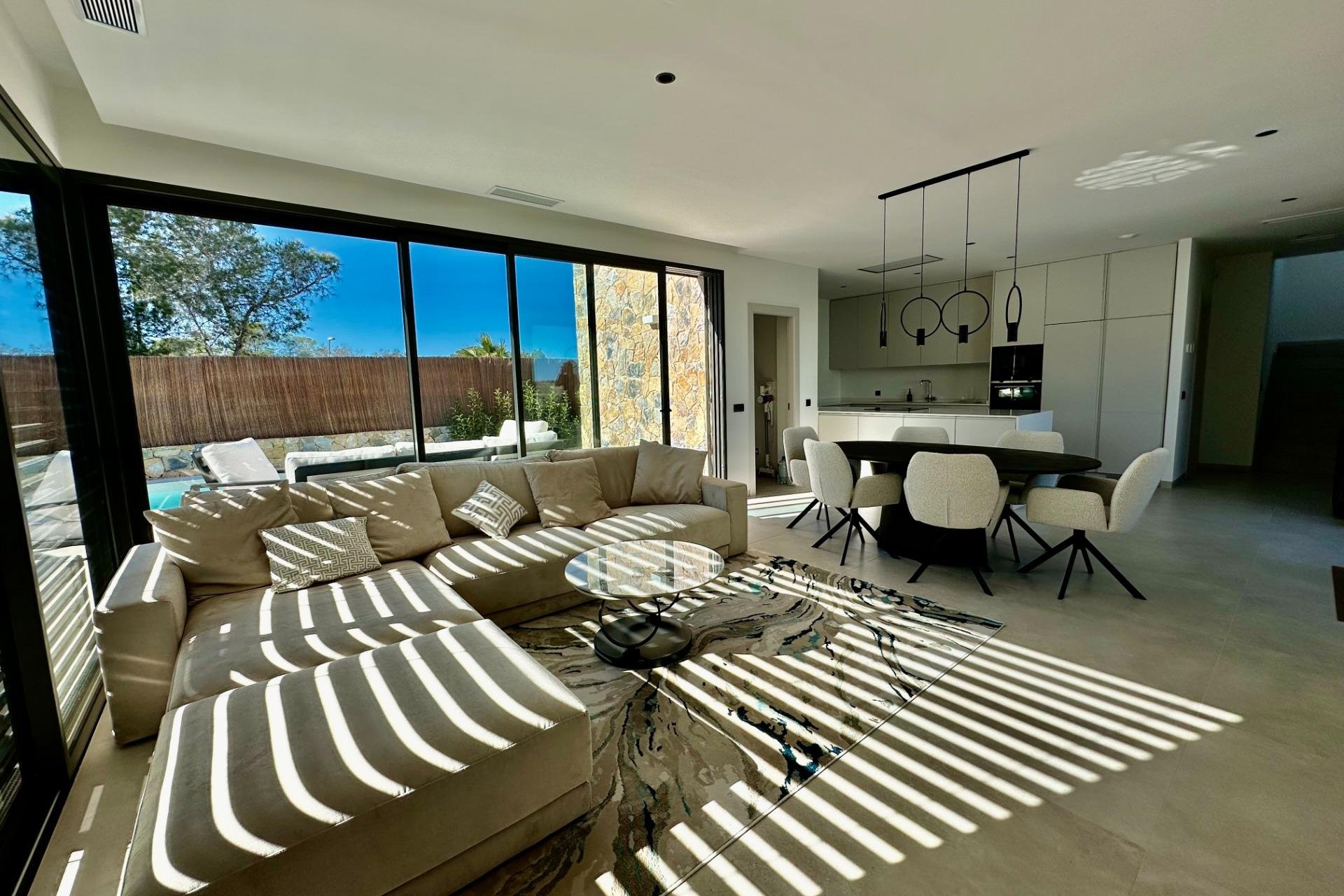 Használt Ingatlanok - Villa -
Orihuela - Las Colinas Golf