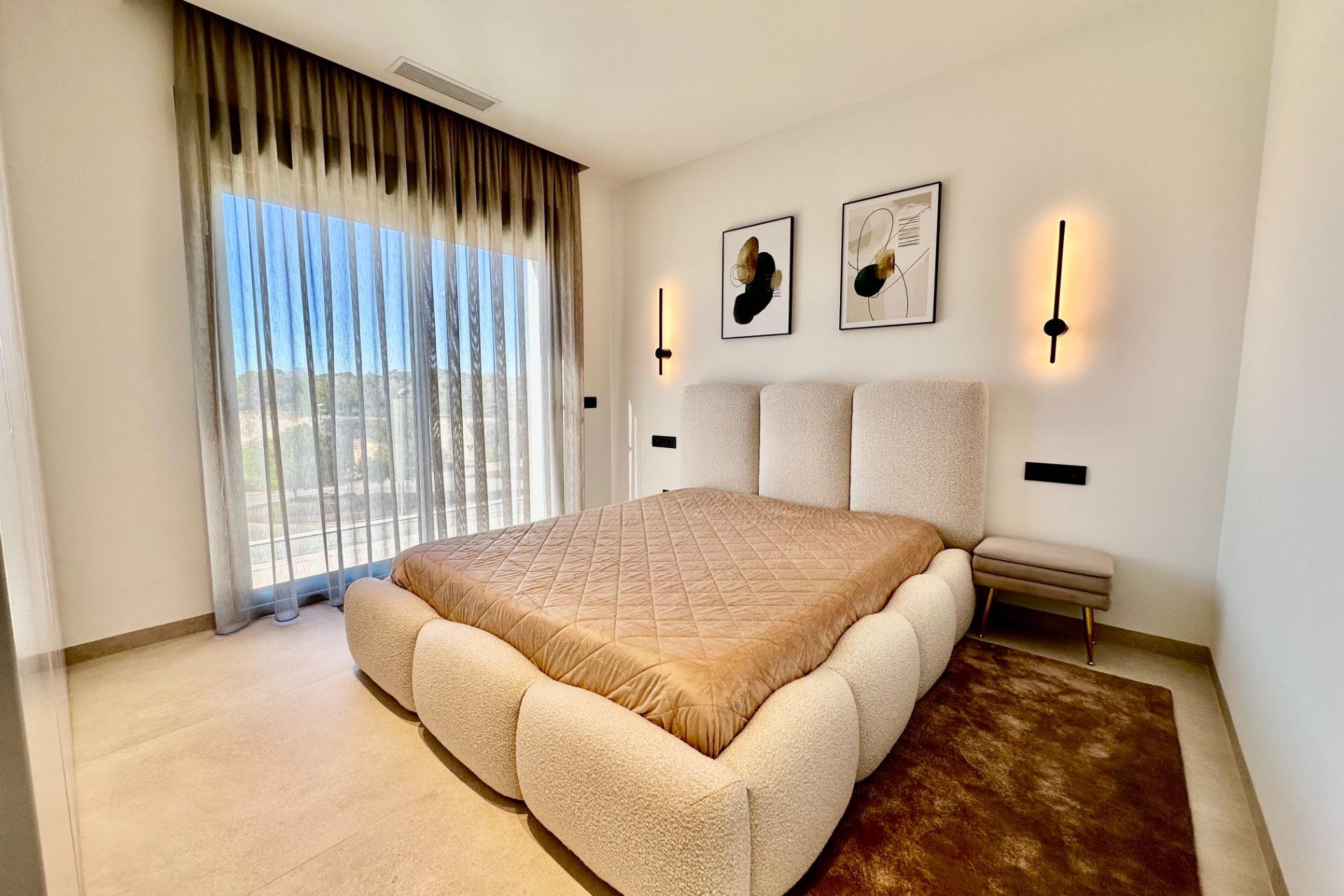 Használt Ingatlanok - Villa -
Orihuela - Las Colinas Golf