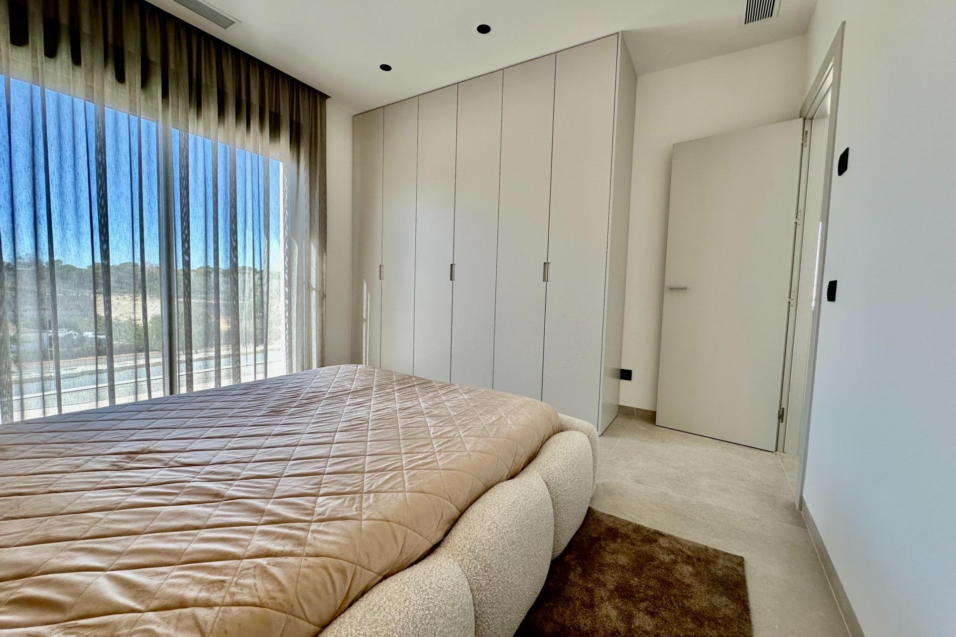 Használt Ingatlanok - Villa -
Orihuela - Las Colinas Golf