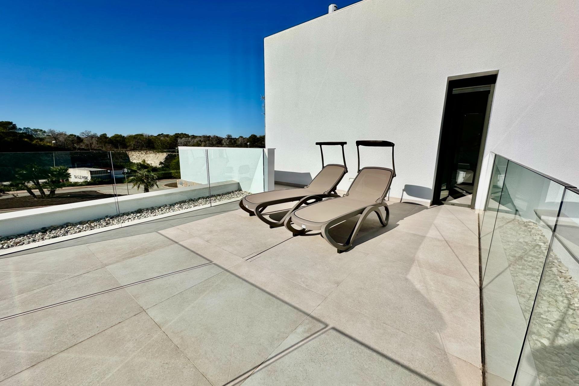 Használt Ingatlanok - Villa -
Orihuela - Las Colinas Golf