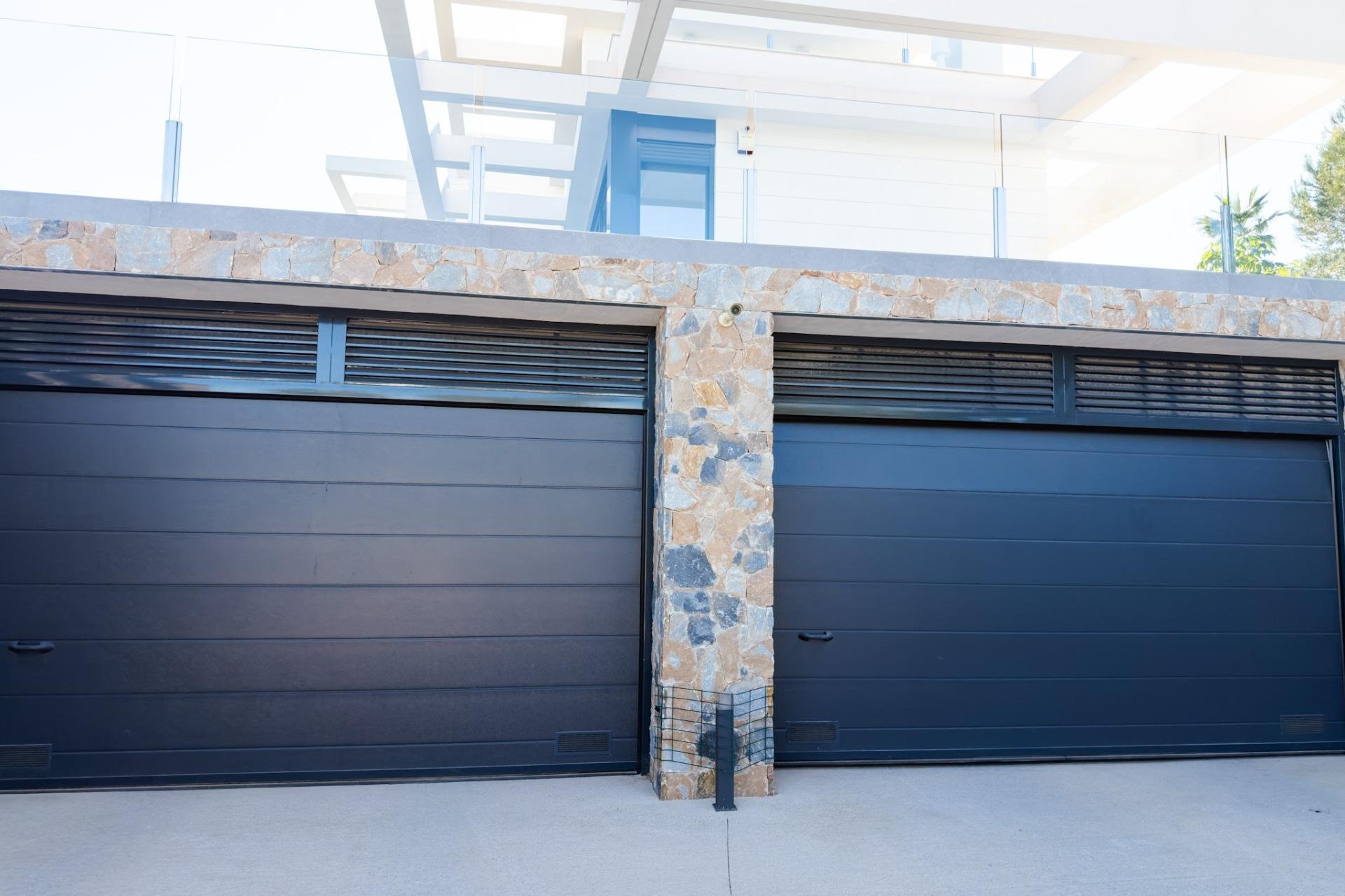 Használt Ingatlanok - Villa -
Orihuela - Las Colinas Golf