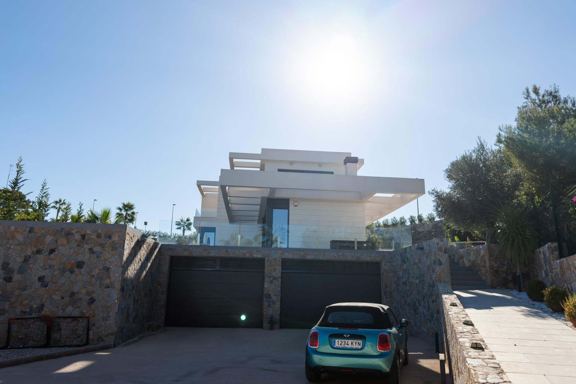 Használt Ingatlanok - Villa -
Orihuela - Las Colinas Golf