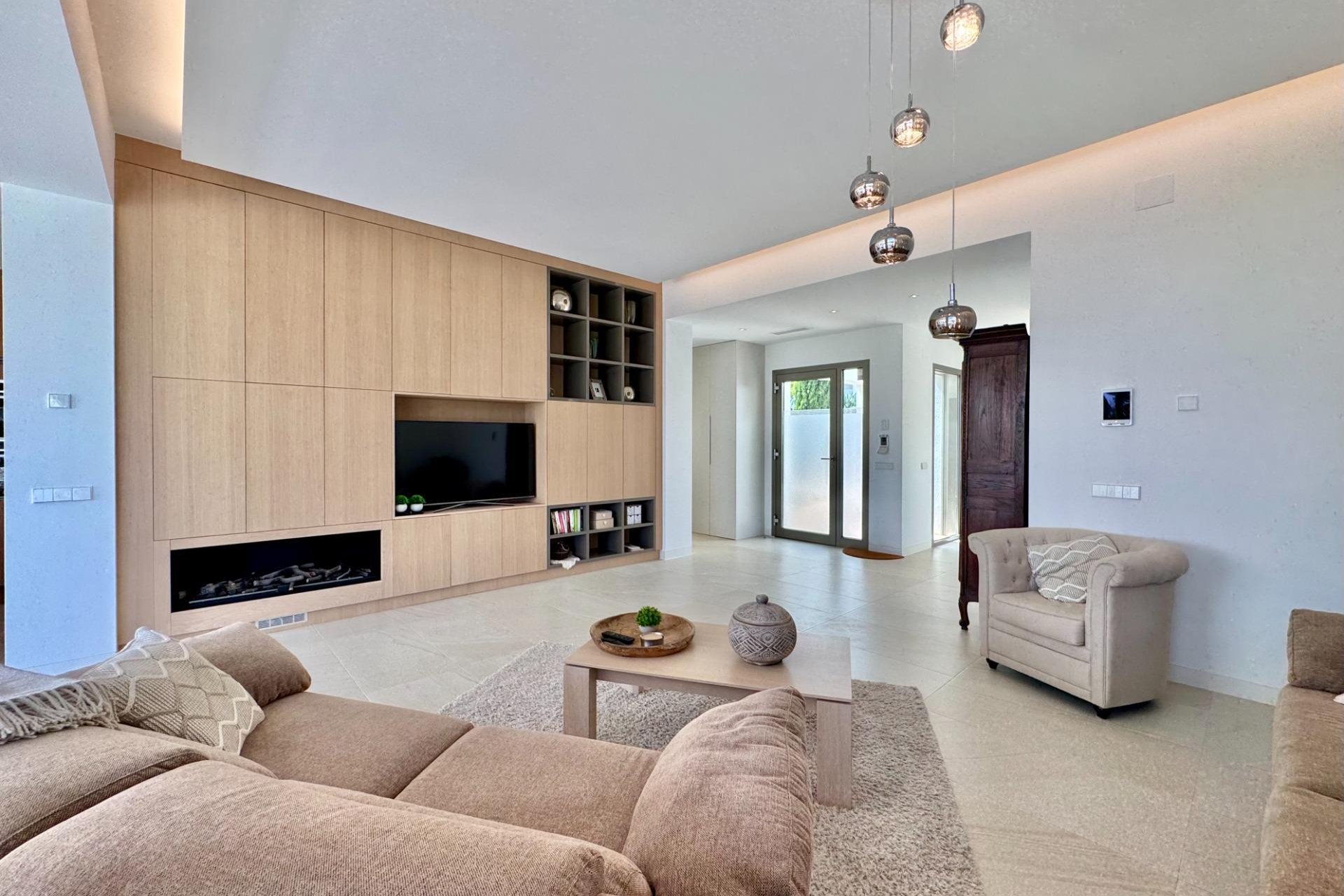Használt Ingatlanok - Villa -
Orihuela - Las Colinas Golf