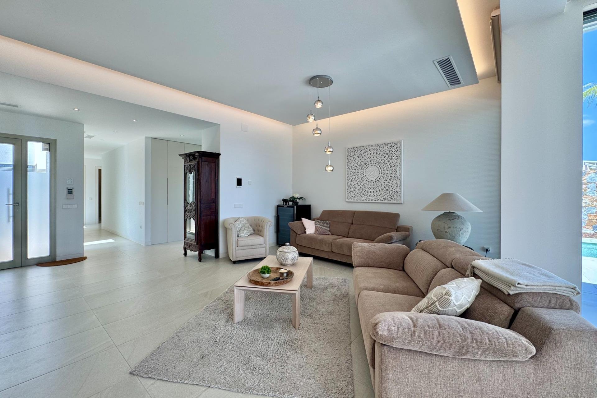 Használt Ingatlanok - Villa -
Orihuela - Las Colinas Golf
