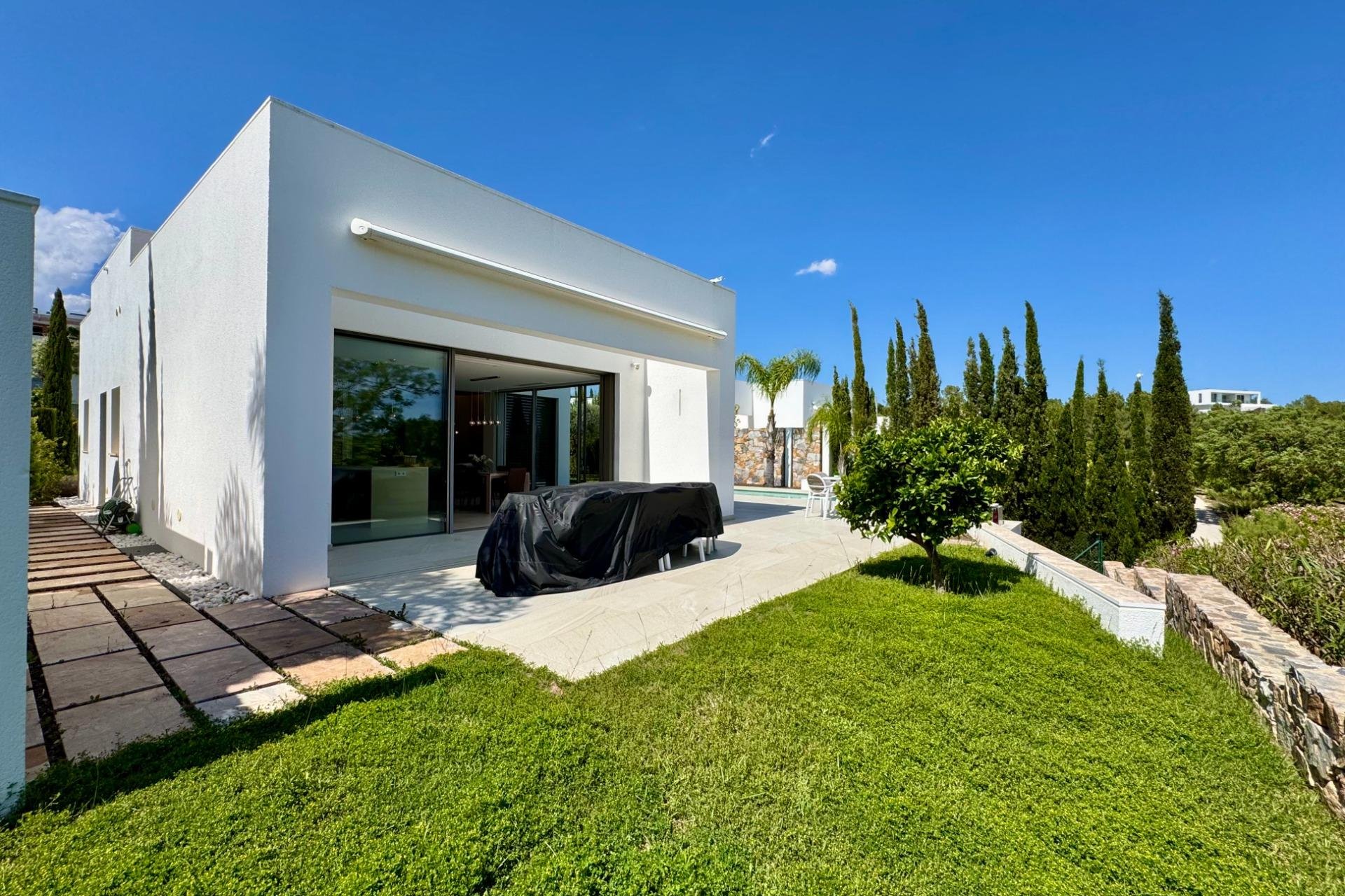 Használt Ingatlanok - Villa -
Orihuela - Las Colinas Golf