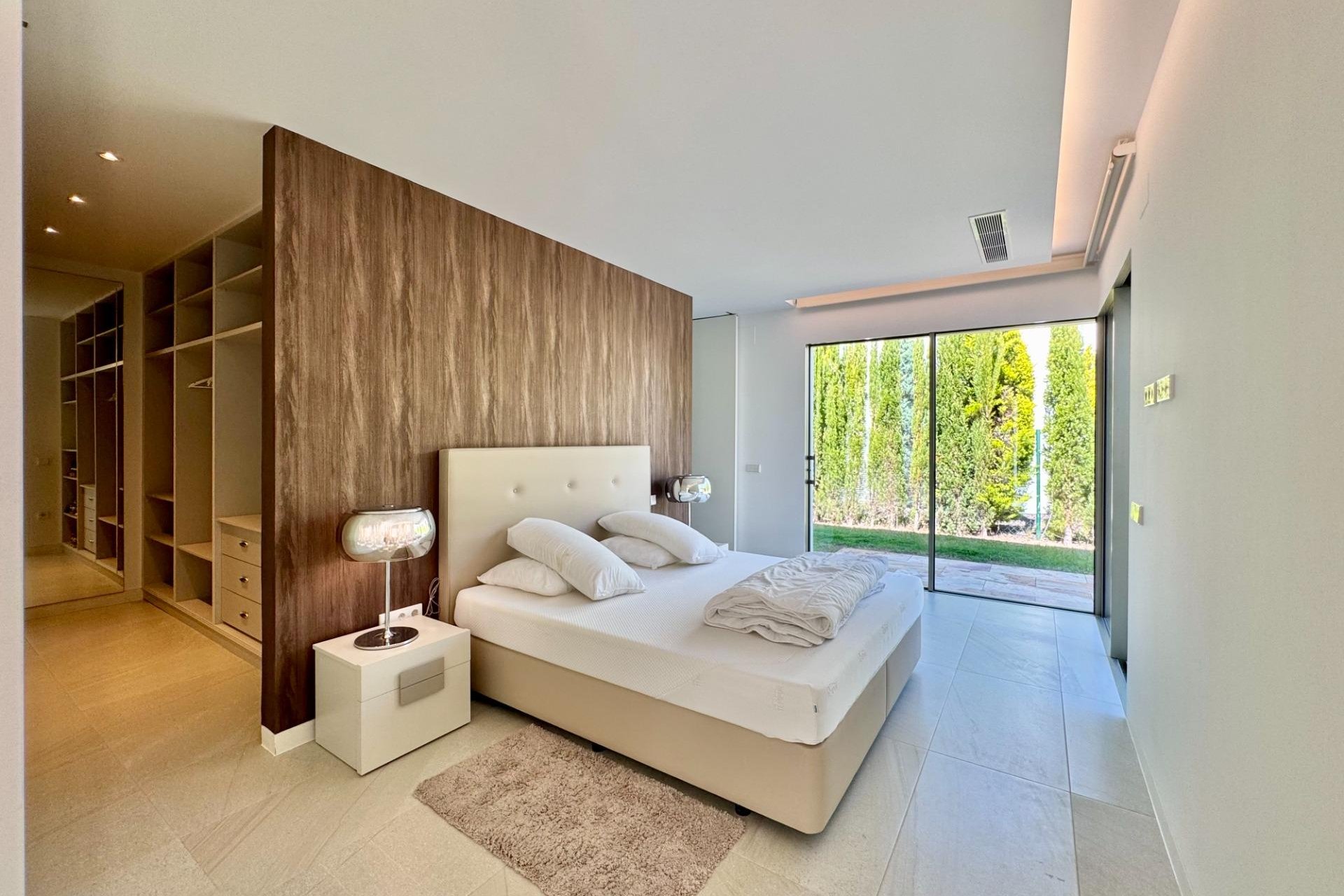 Használt Ingatlanok - Villa -
Orihuela - Las Colinas Golf