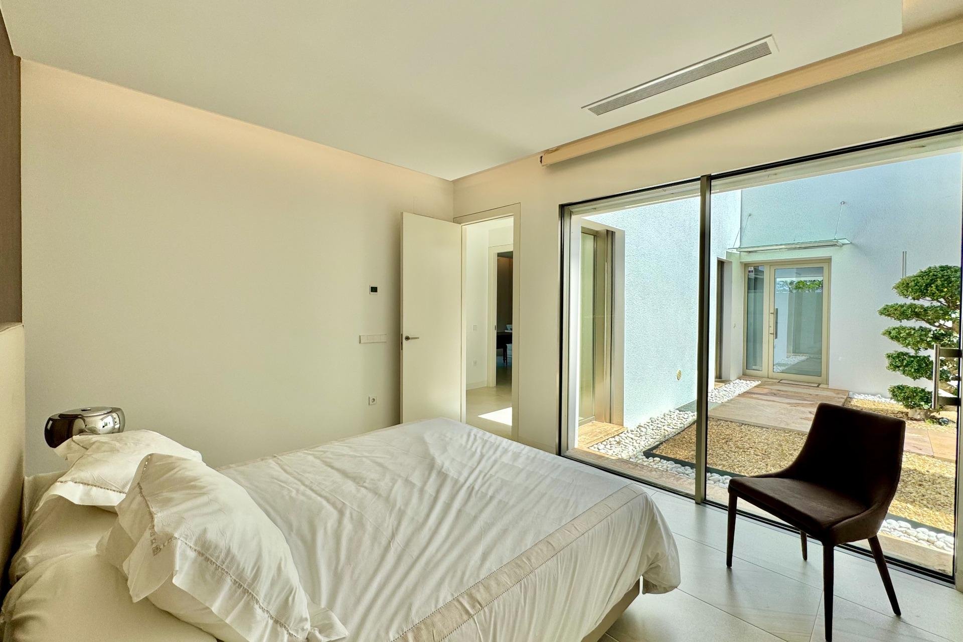 Használt Ingatlanok - Villa -
Orihuela - Las Colinas Golf