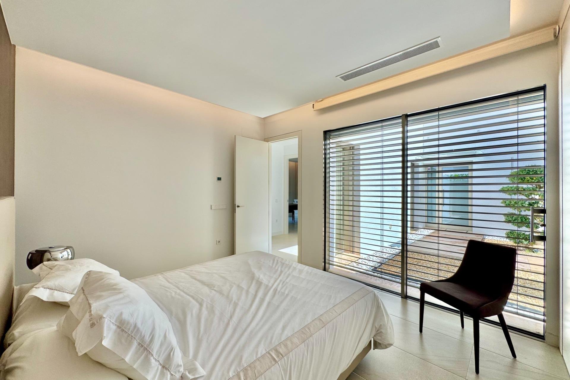 Használt Ingatlanok - Villa -
Orihuela - Las Colinas Golf