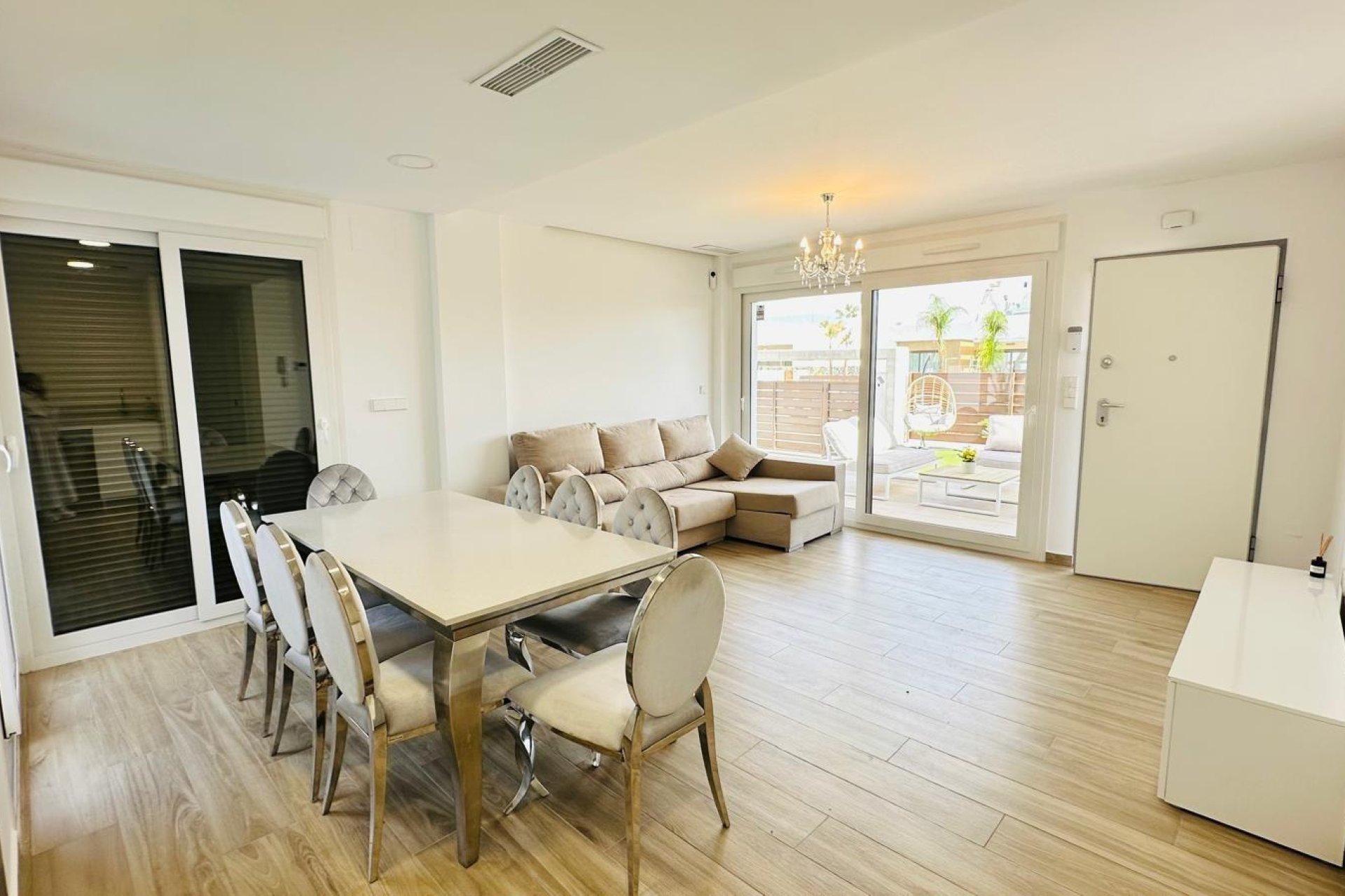Használt Ingatlanok - Villa -
Orihuela - Vistabella Golf