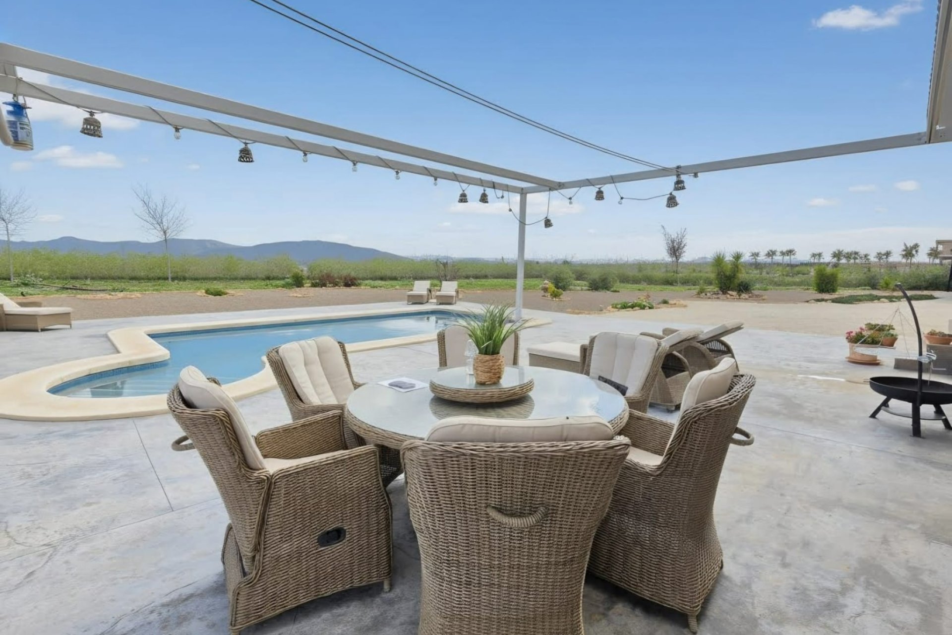 Használt Ingatlanok - Villa -
Pinoso - Inland