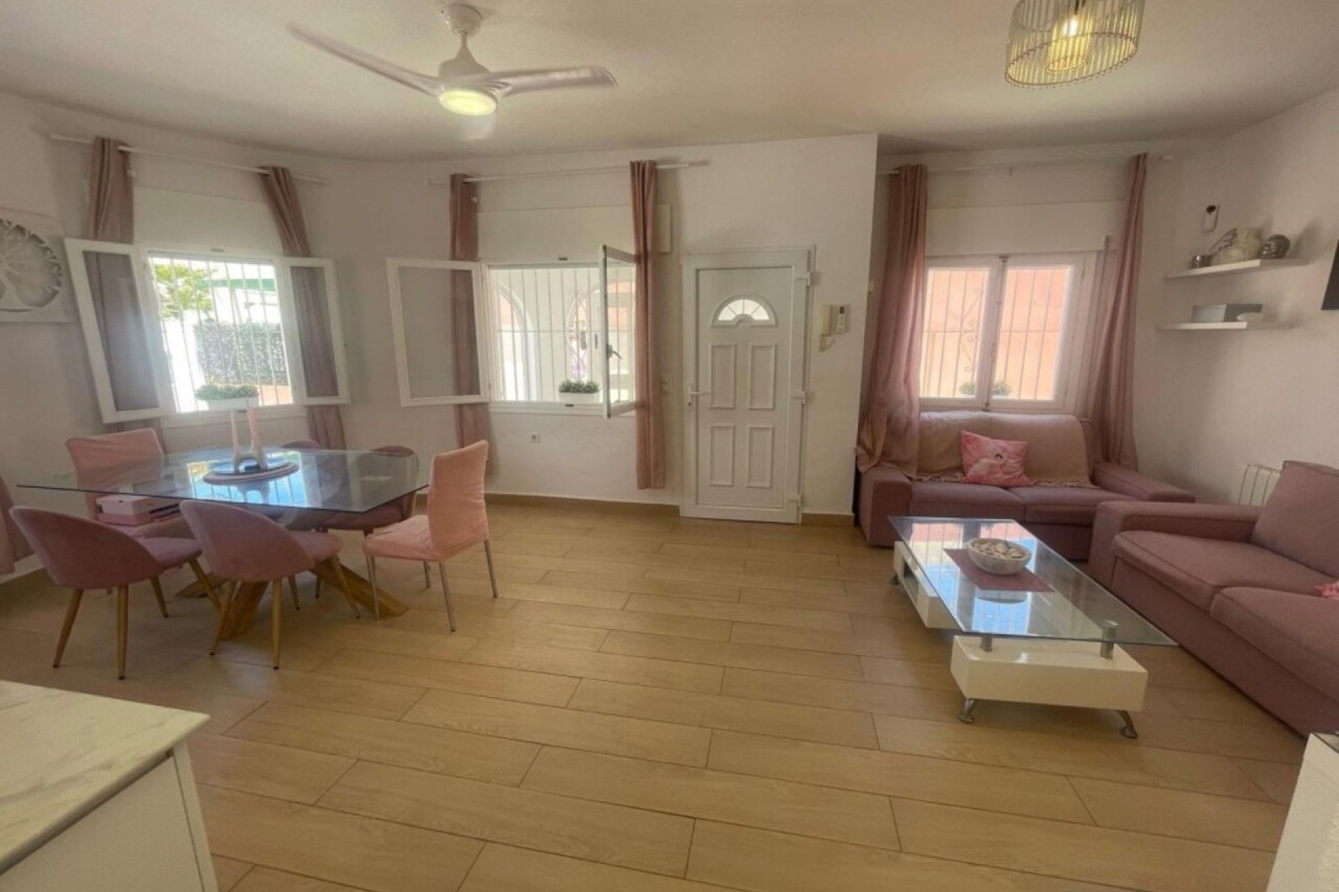 Használt Ingatlanok - Villa -
Playa Flamenca - Costa Blanca