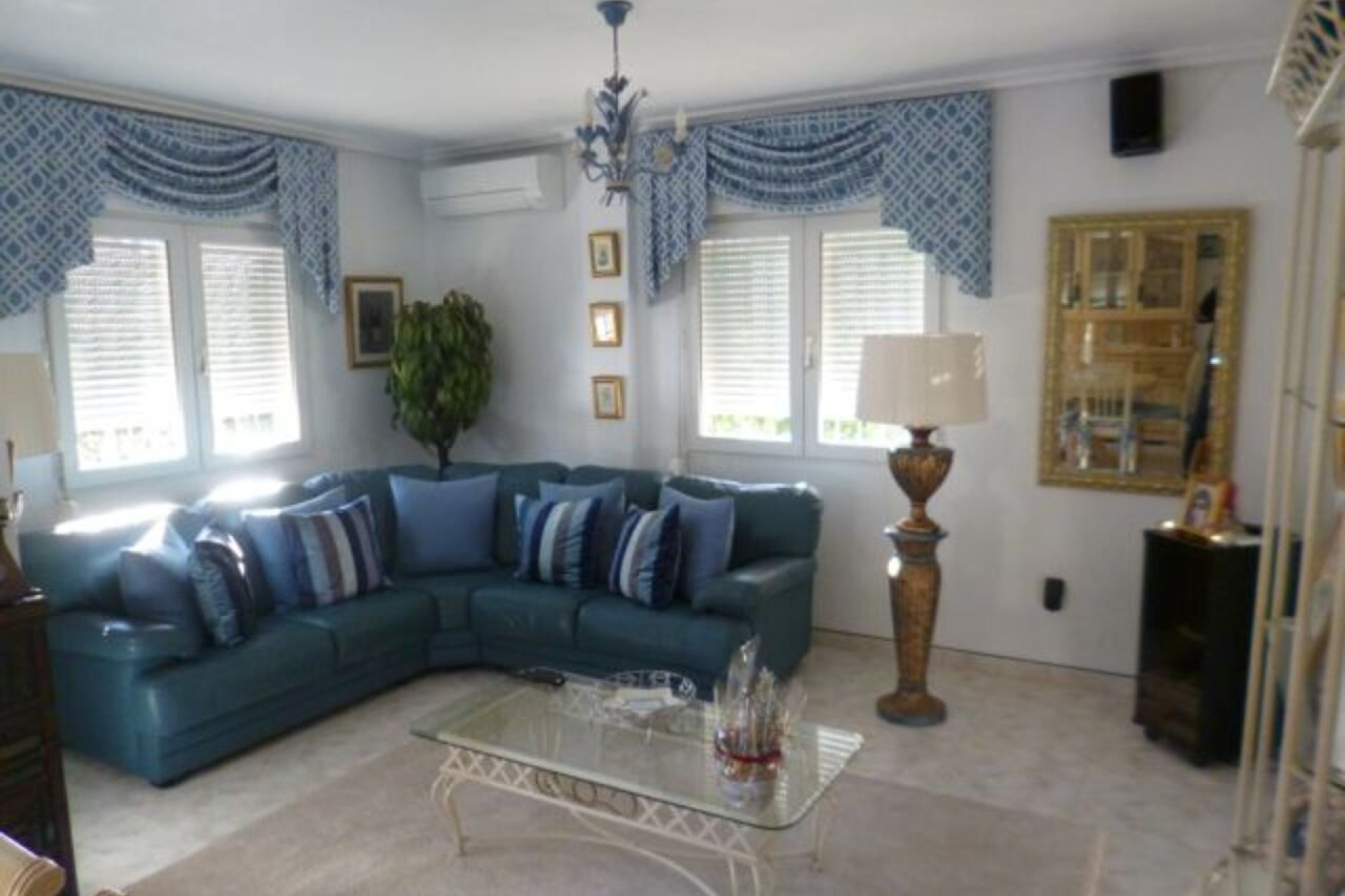 Használt Ingatlanok - Villa -
Playa Flamenca - Costa Blanca