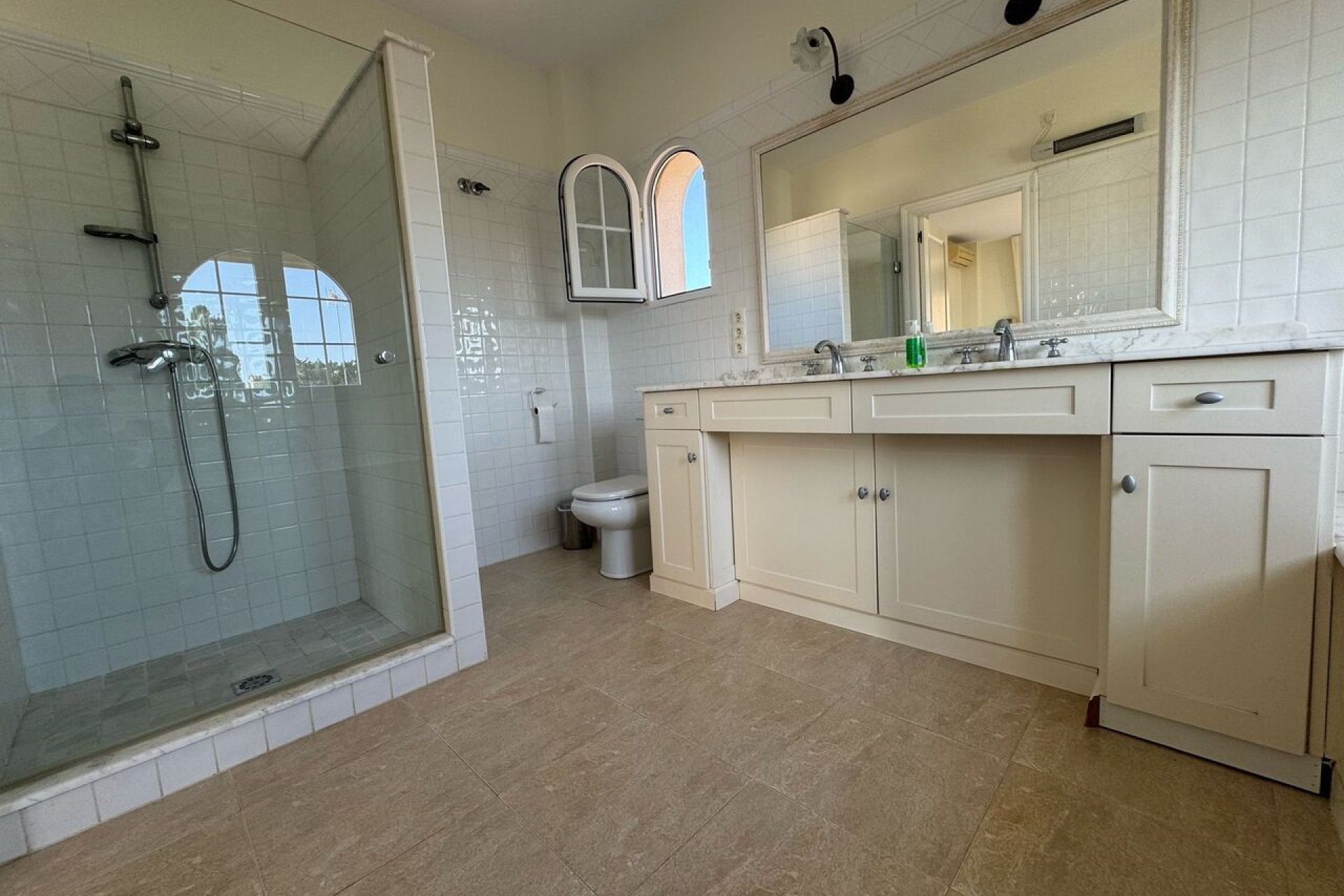 Használt Ingatlanok - Villa -
Playa Flamenca - Costa Blanca