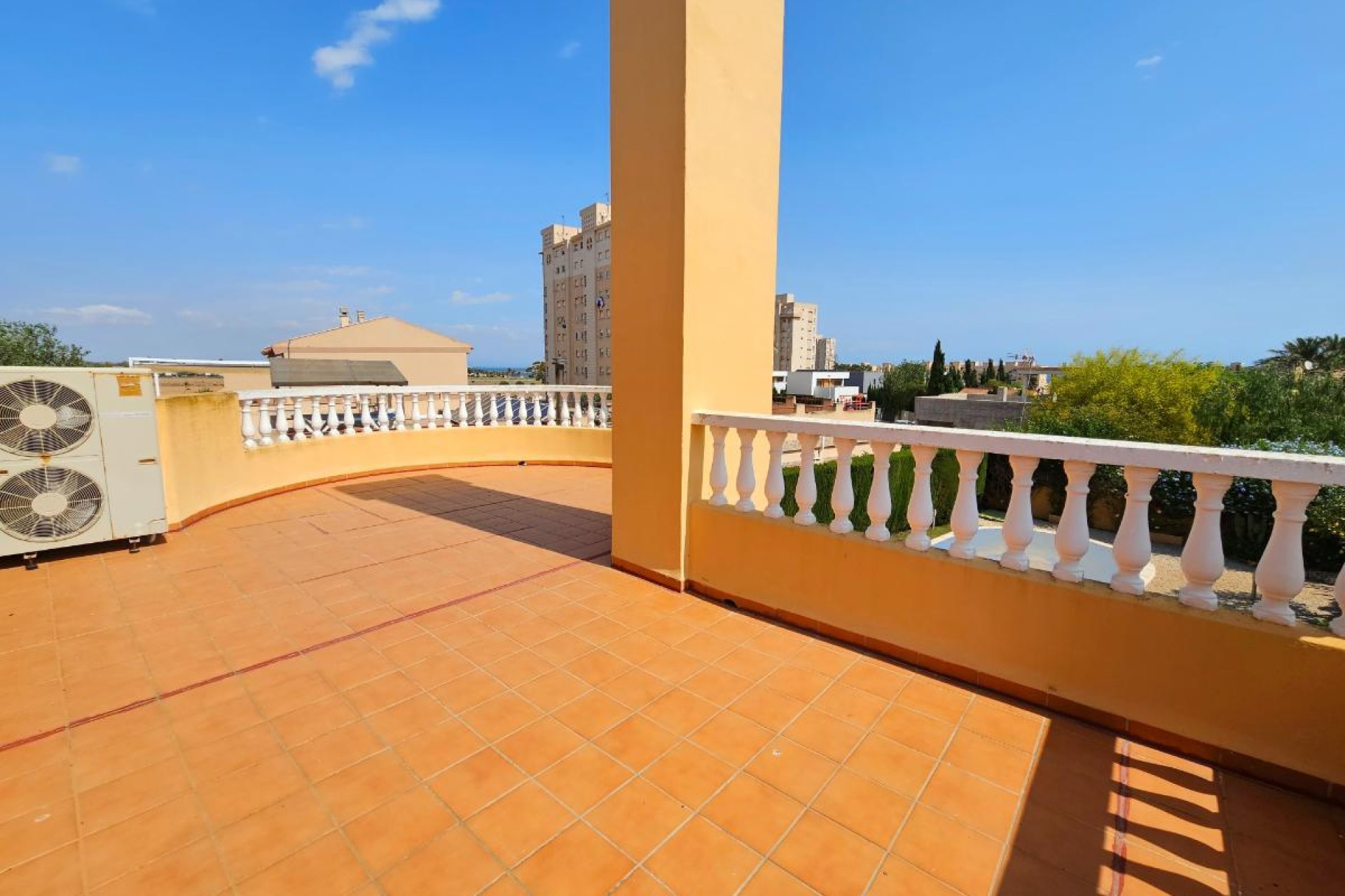 Használt Ingatlanok - Villa -
Playa Honda - Costa Calida