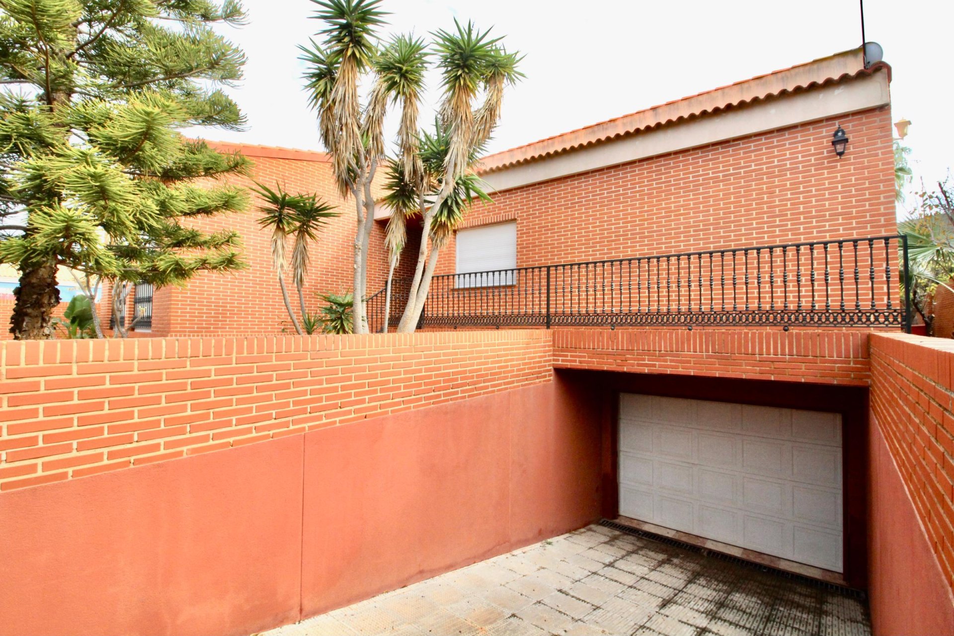 Használt Ingatlanok - Villa -
Playa Honda - Costa Calida