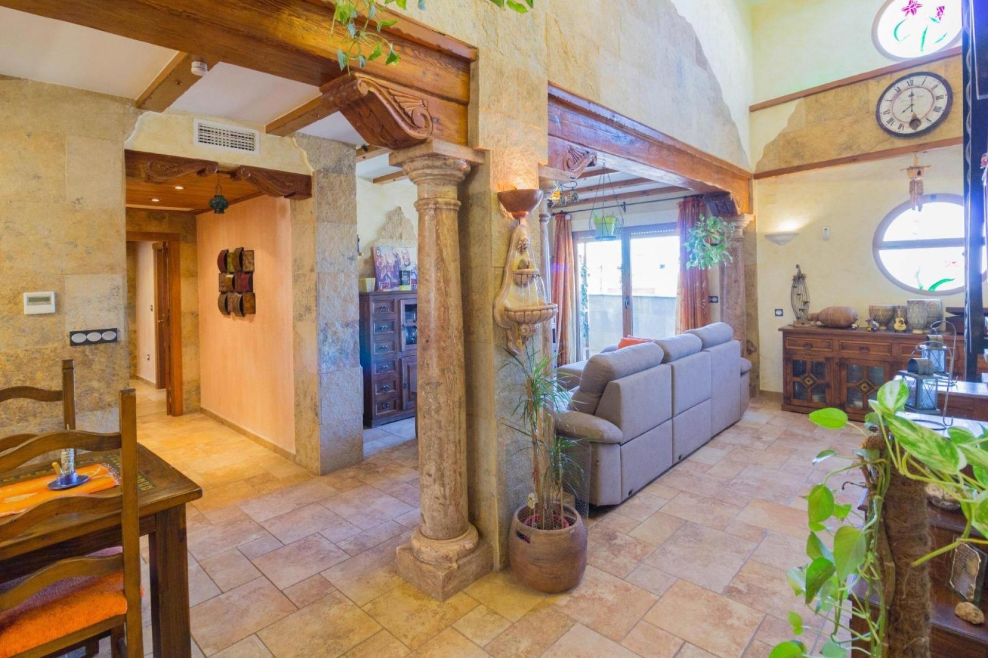 Használt Ingatlanok - Villa -
Redován - Comunidad Valenciana