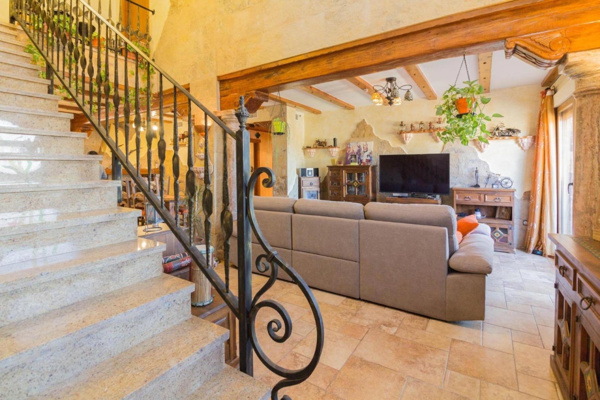 Használt Ingatlanok - Villa -
Redován - Comunidad Valenciana