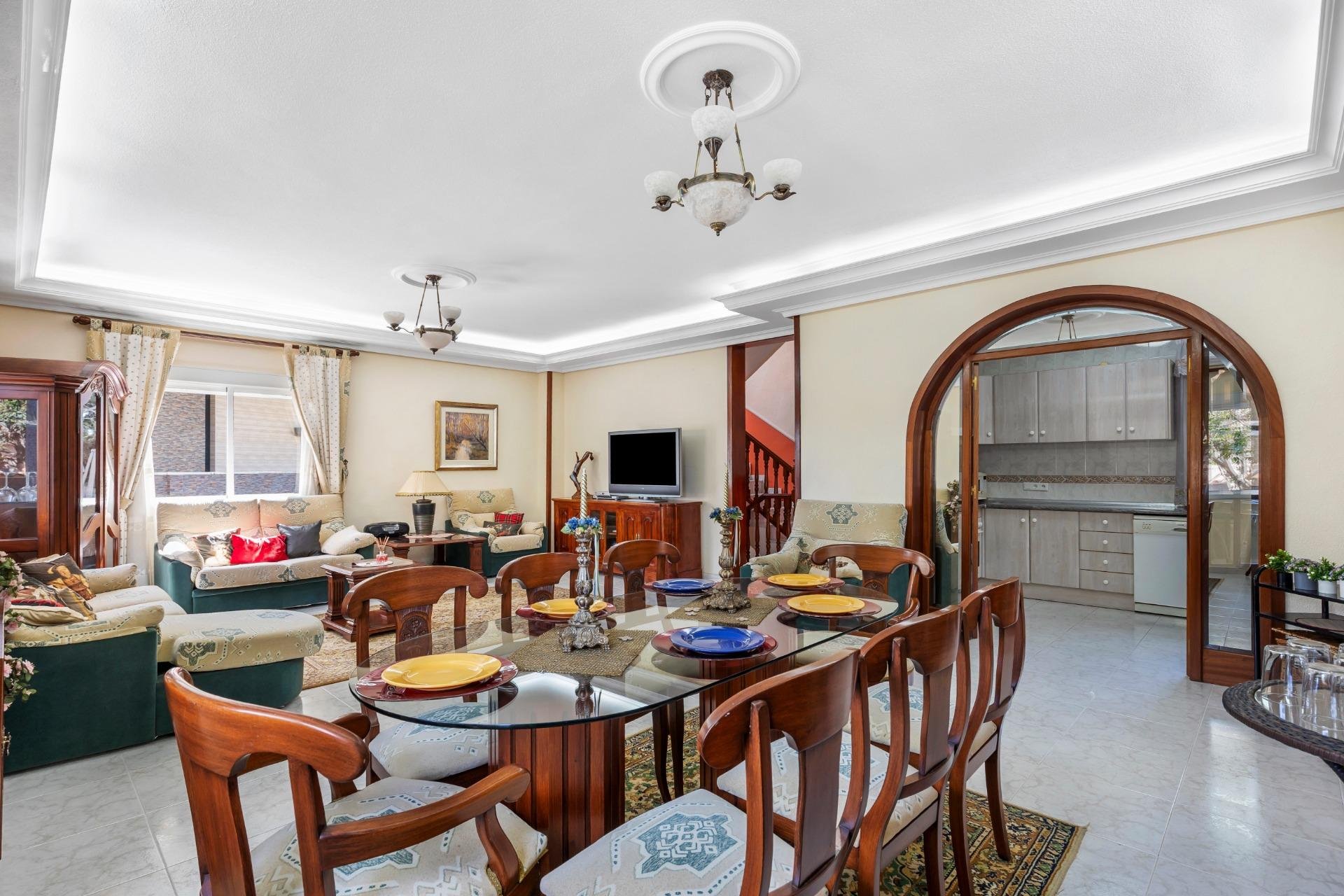 Használt Ingatlanok - Villa -
Rojales - Pueblo Bravo