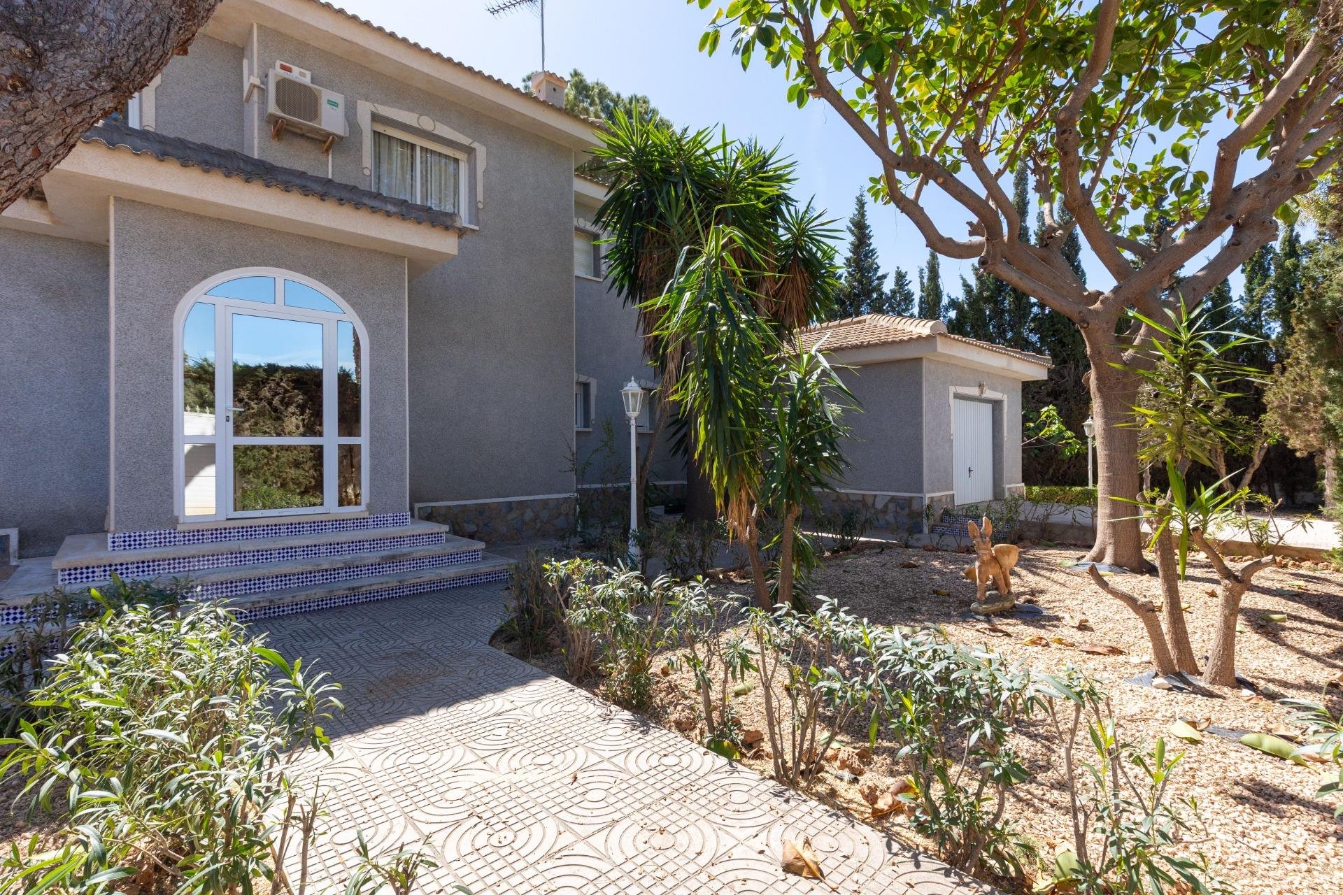 Használt Ingatlanok - Villa -
Rojales - Pueblo Bravo