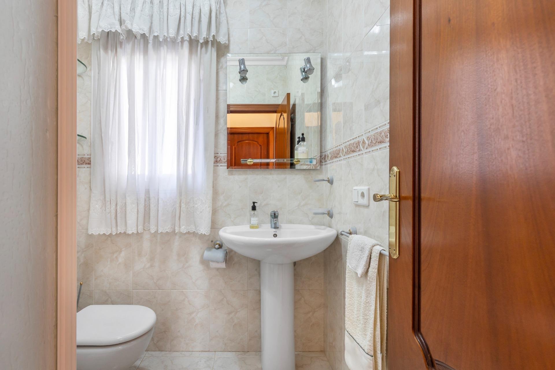 Használt Ingatlanok - Villa -
Rojales - Pueblo Bravo