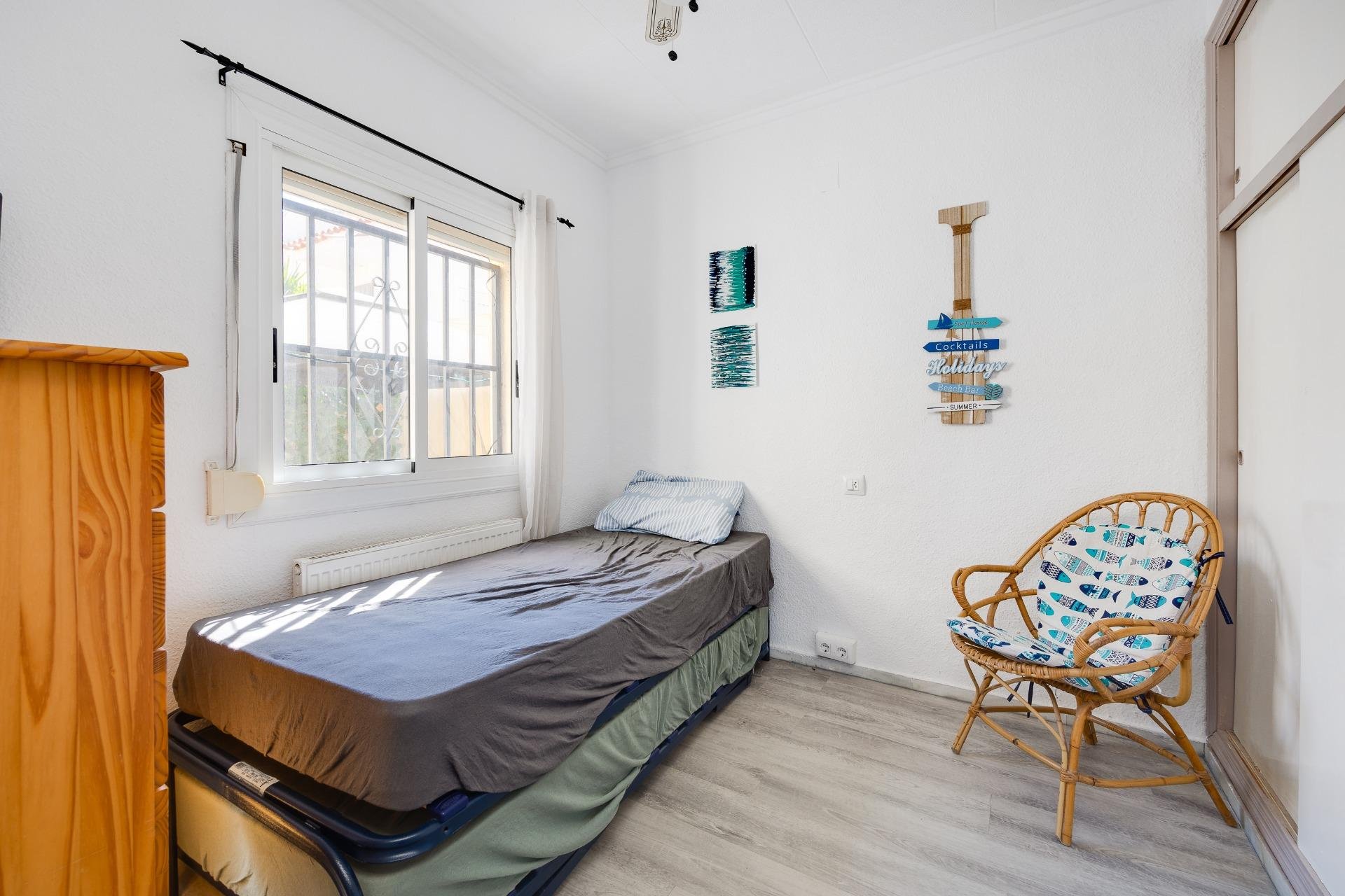 Használt Ingatlanok - Villa -
San Fulgencio - La Marina