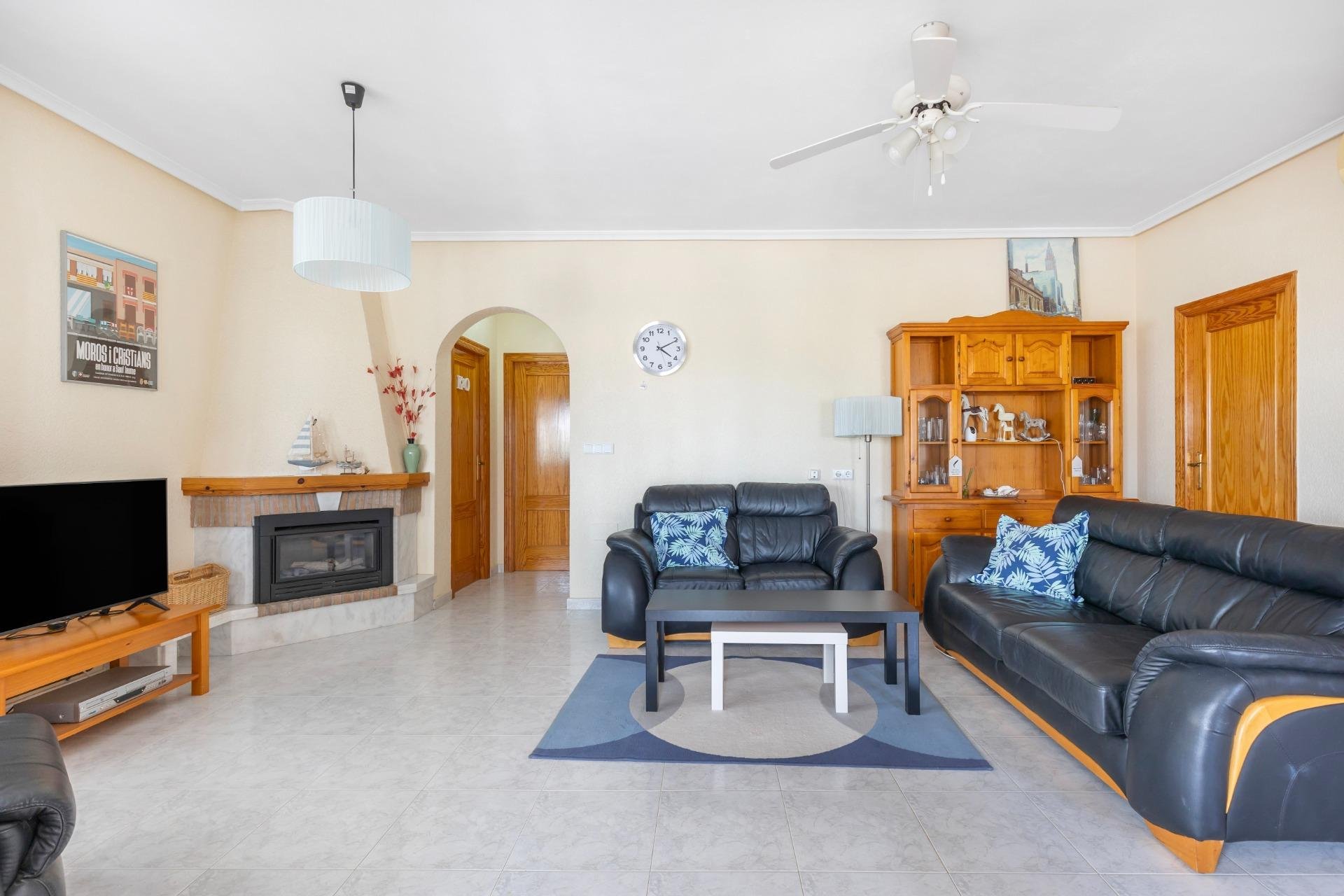 Használt Ingatlanok - Villa -
San Fulgencio - Urb. La Marina