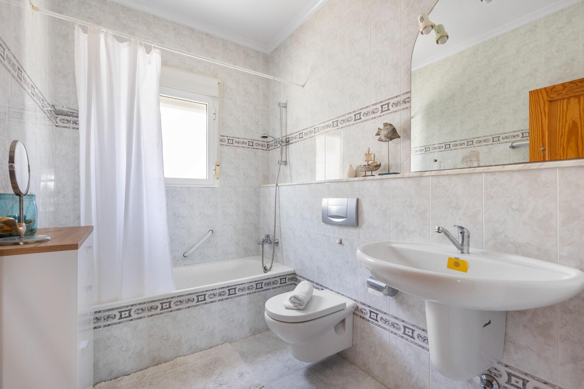 Használt Ingatlanok - Villa -
San Fulgencio - Urb. La Marina